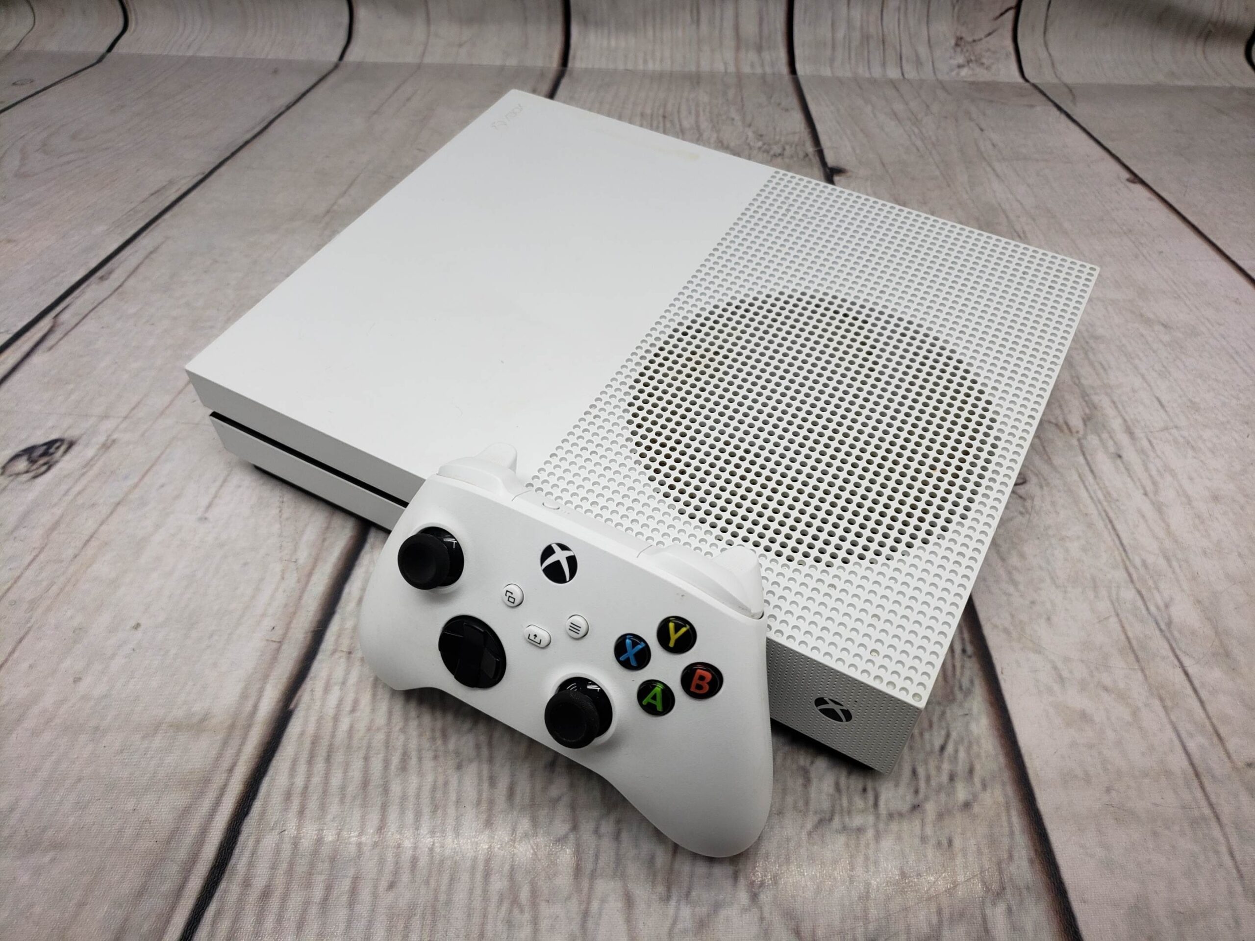 Microsoft Xbox One S 1TB w/ one controller, power supply, cords, good condition