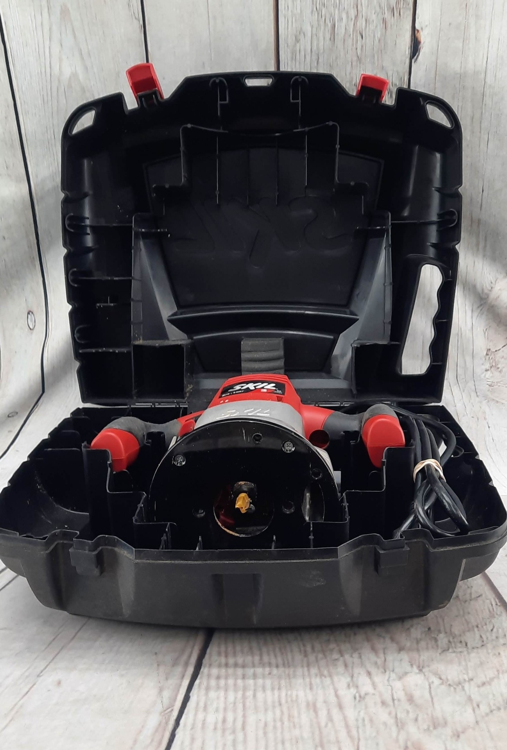 SKIL Corded Plunge 1815 Router with Hard Case