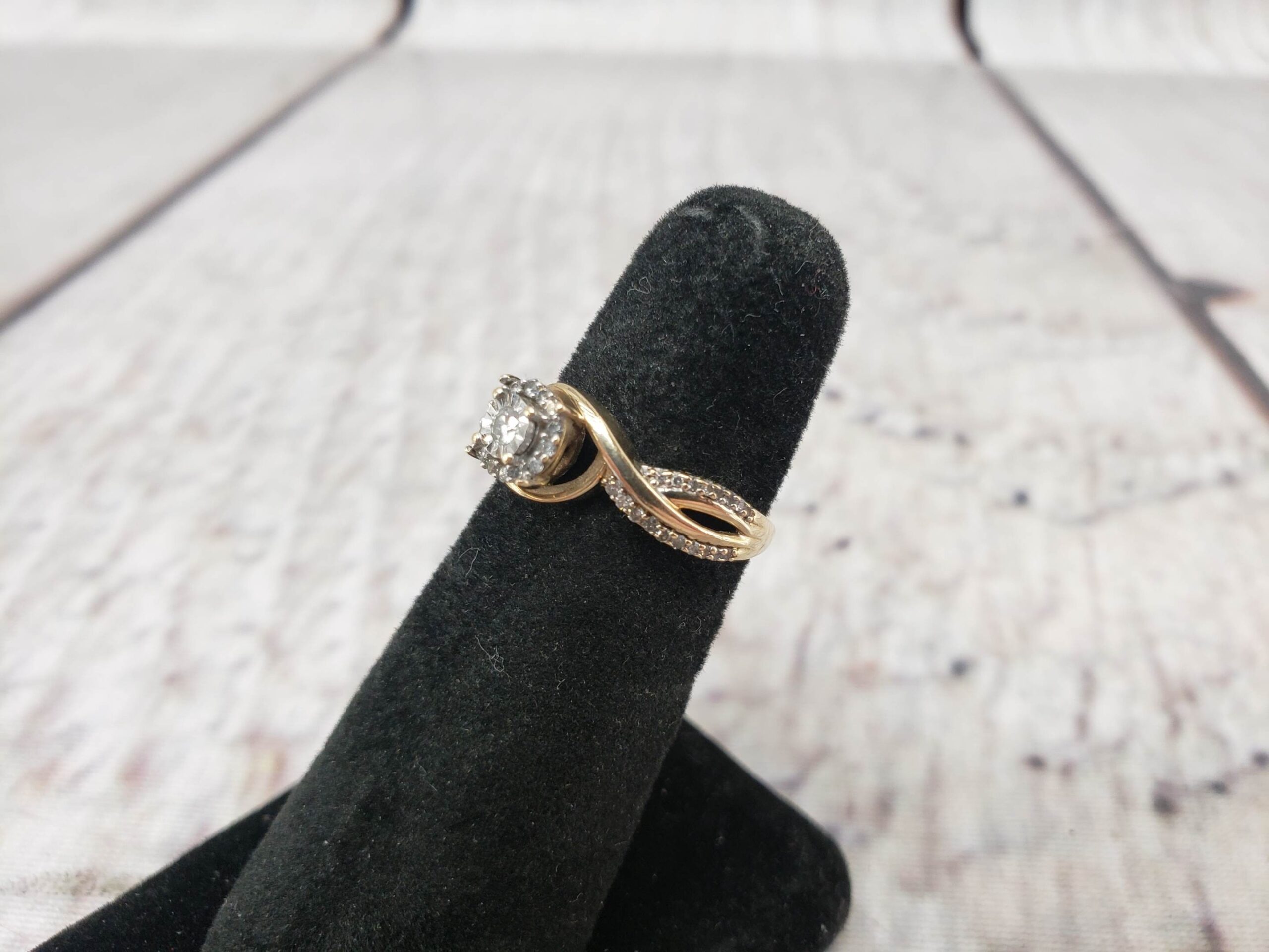 Ring YG Women Sz 5.5 1.70DWT 10k Yellow Gold, Round Cut Diamonds