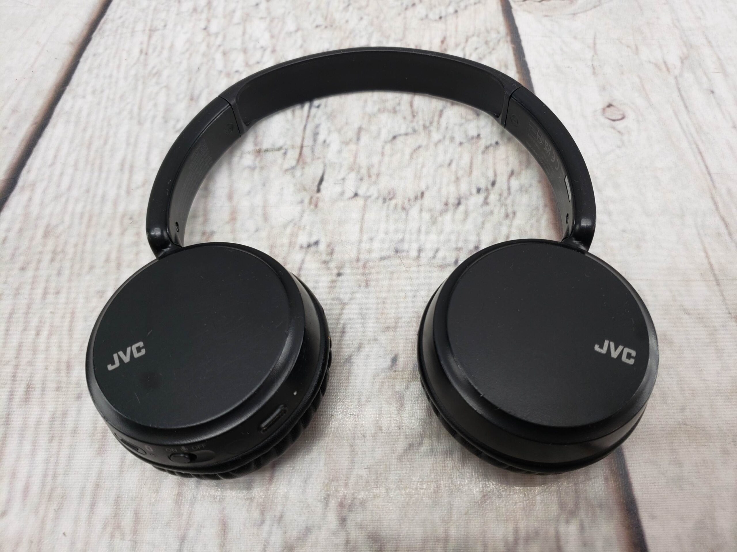 JVC Deep Bass Wireless Headphones, Bluetooth 5.2, Built-in EQ