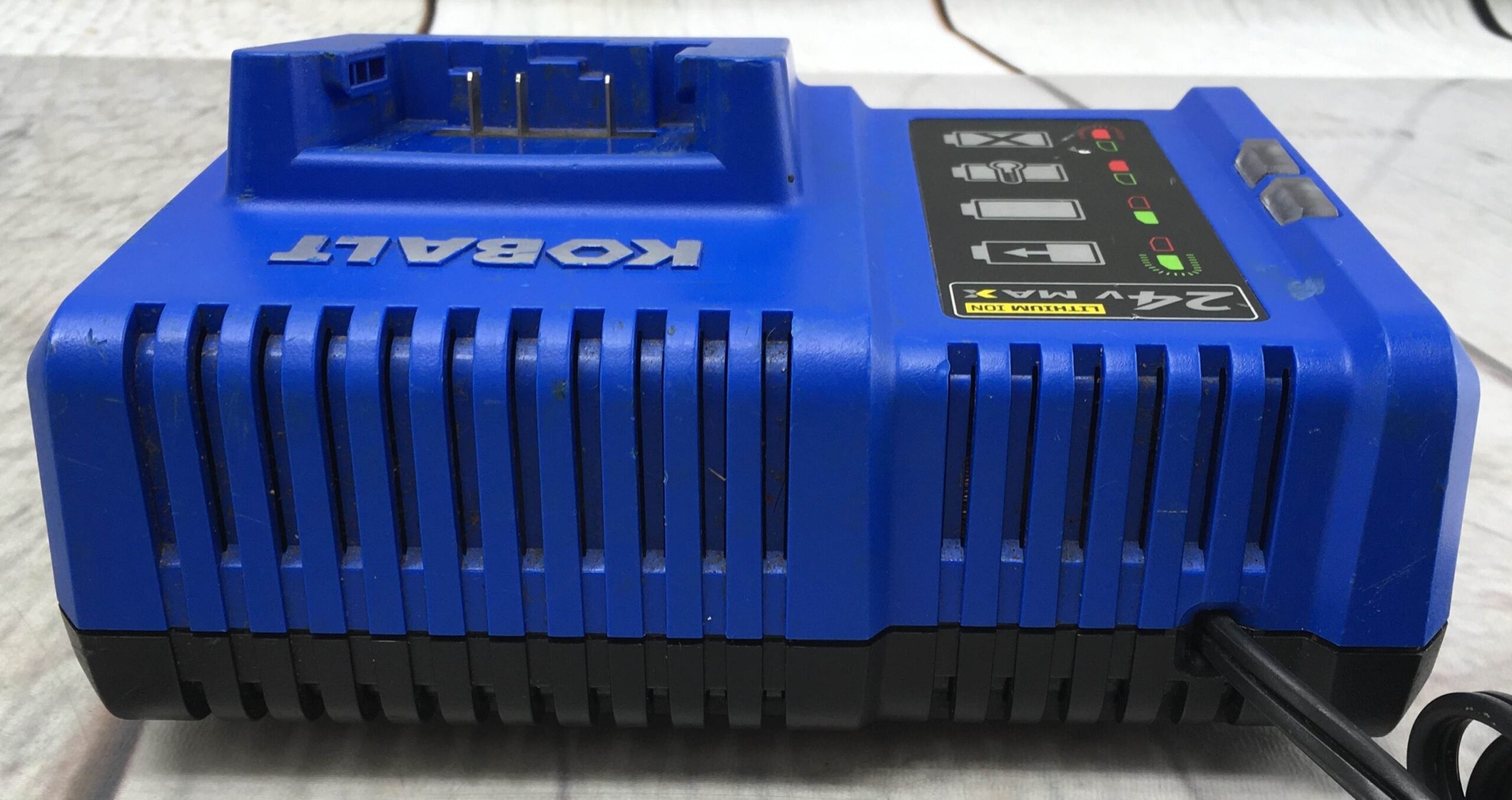 Kobalt 24 -Volt Lithium-ion Battery Charger [KRC 2490-03]