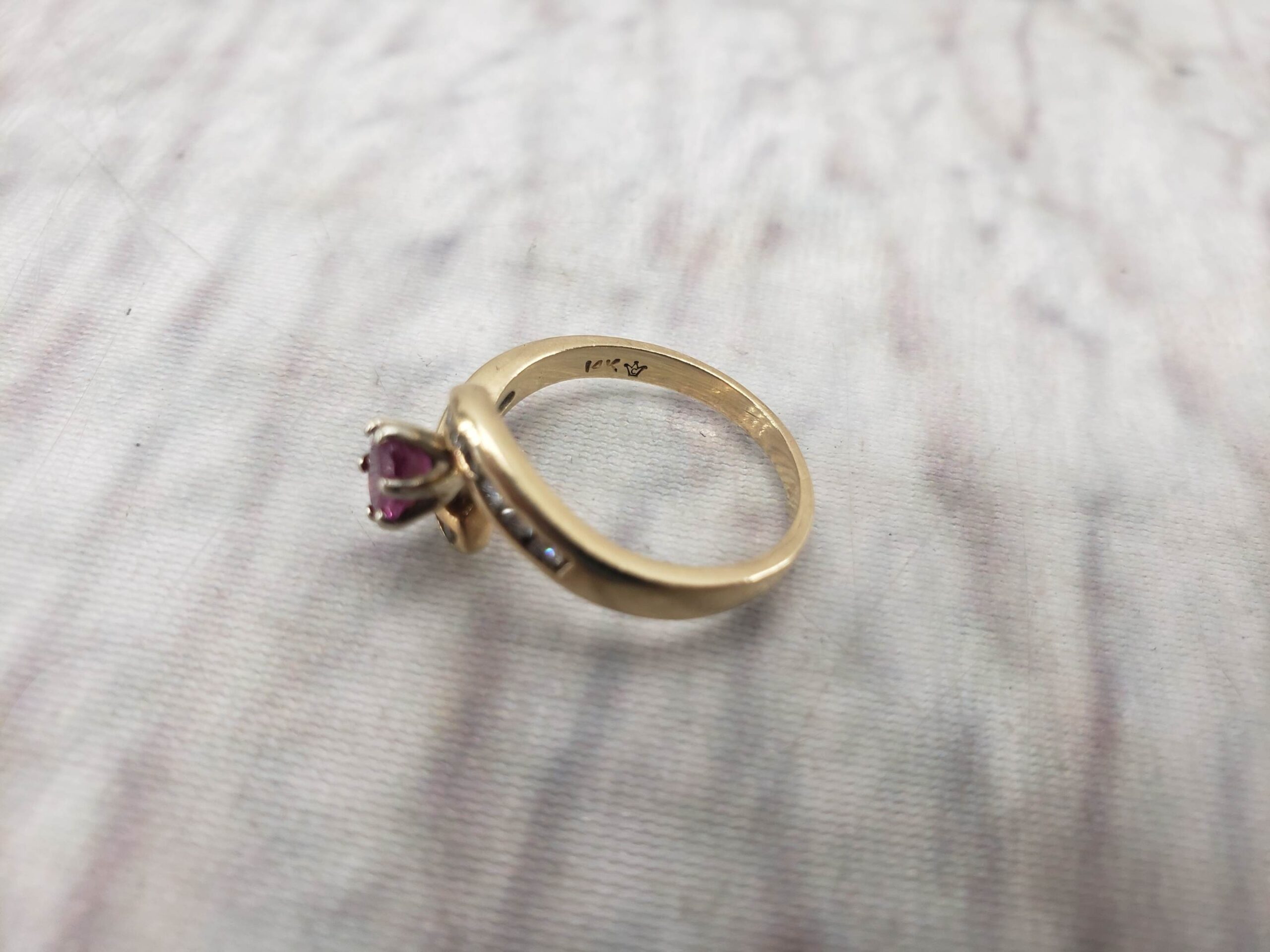 Ring YG Women Sz 7 2.3DWT 14k Yellow Gold, Marquise Cut Ruby with Diamonds