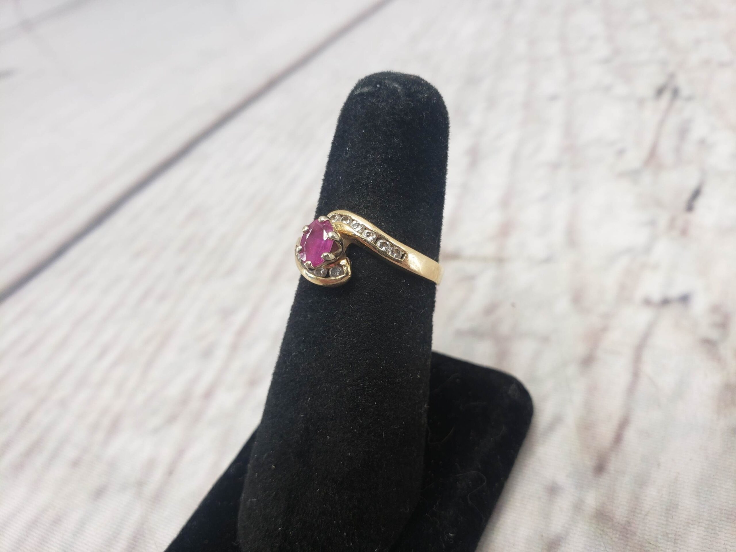 Ring YG Women Sz 7 2.3DWT 14k Yellow Gold, Marquise Cut Ruby with Diamonds