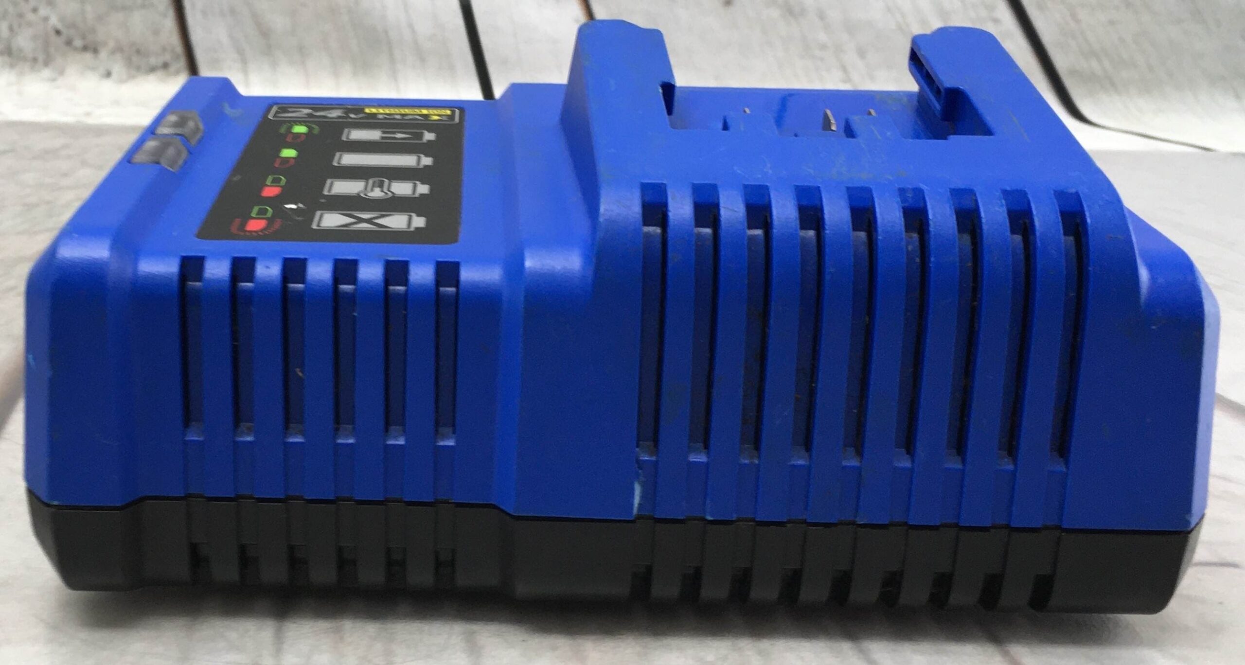 Kobalt 24 -Volt Lithium-ion Battery Charger [KRC 2490-03]