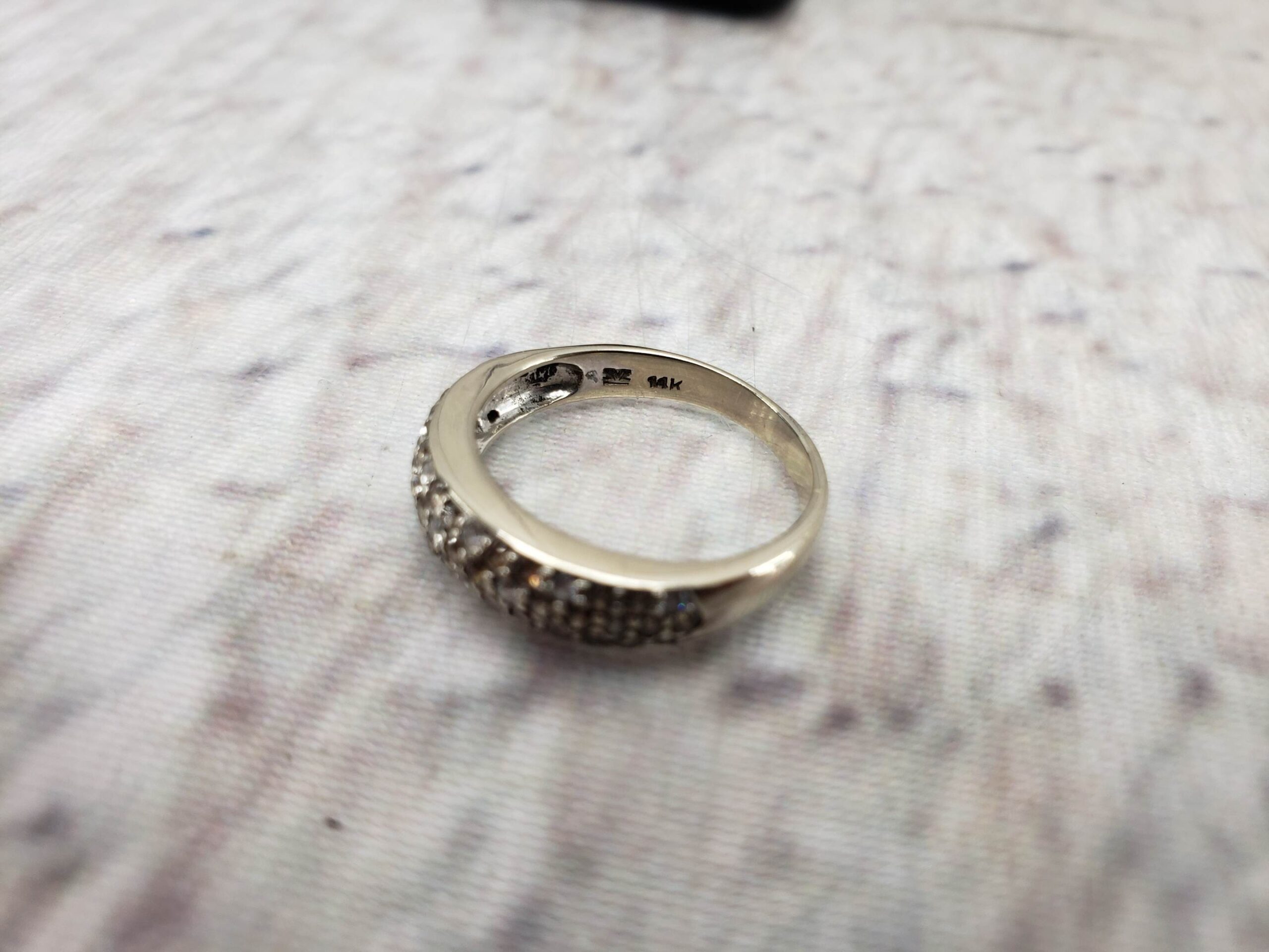Ring WG Women Sz 7.5 2.40DWT 14k White Gold Band with White and Chocolate Diamonds