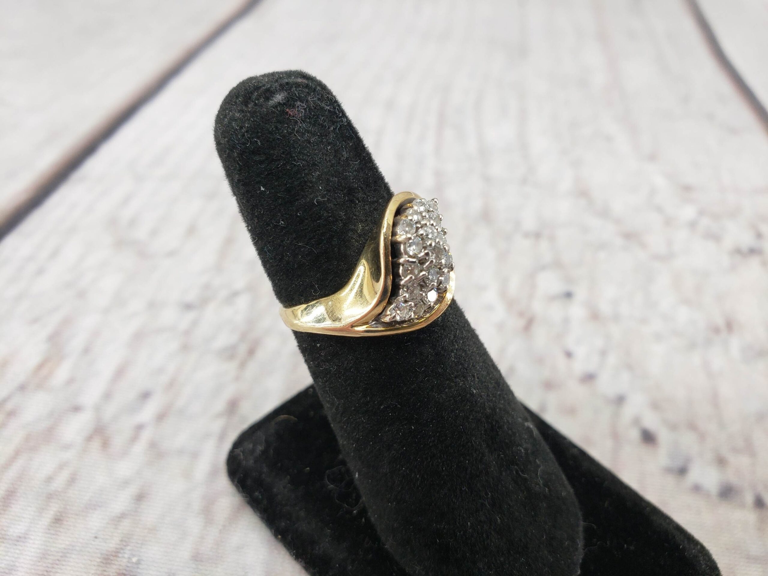 Ring YG Women Sz 6.5 3.20DWT 14k Yellow Gold, Curved Diamond Cluster