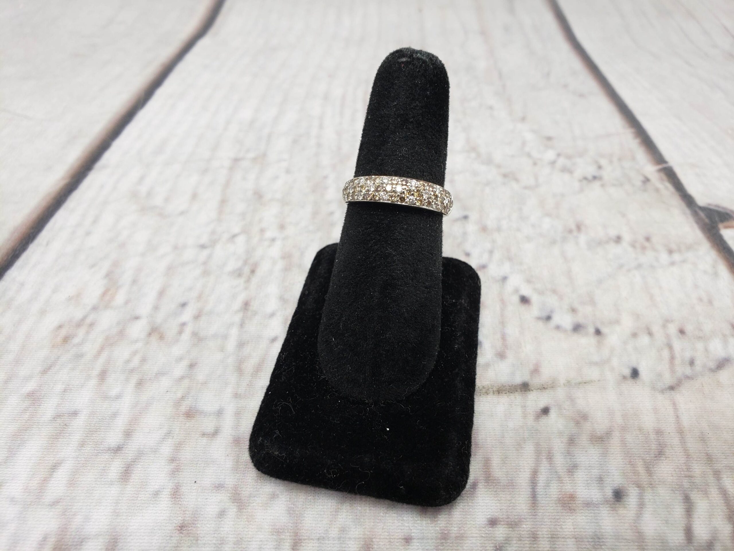 Ring WG Women Sz 7.5 2.40DWT 14k White Gold Band with White and Chocolate Diamonds