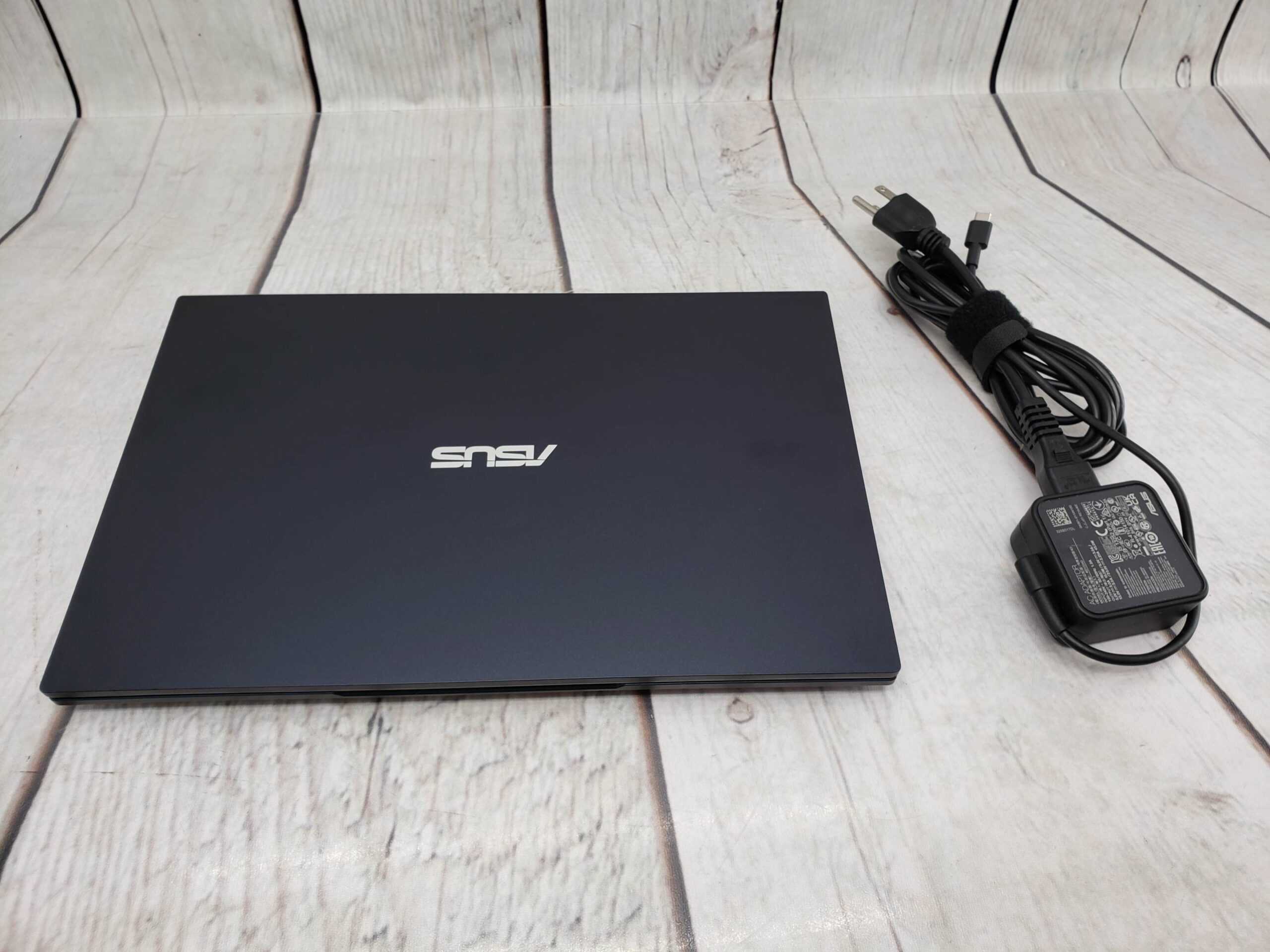 Asus B1402CG Laptop Computer