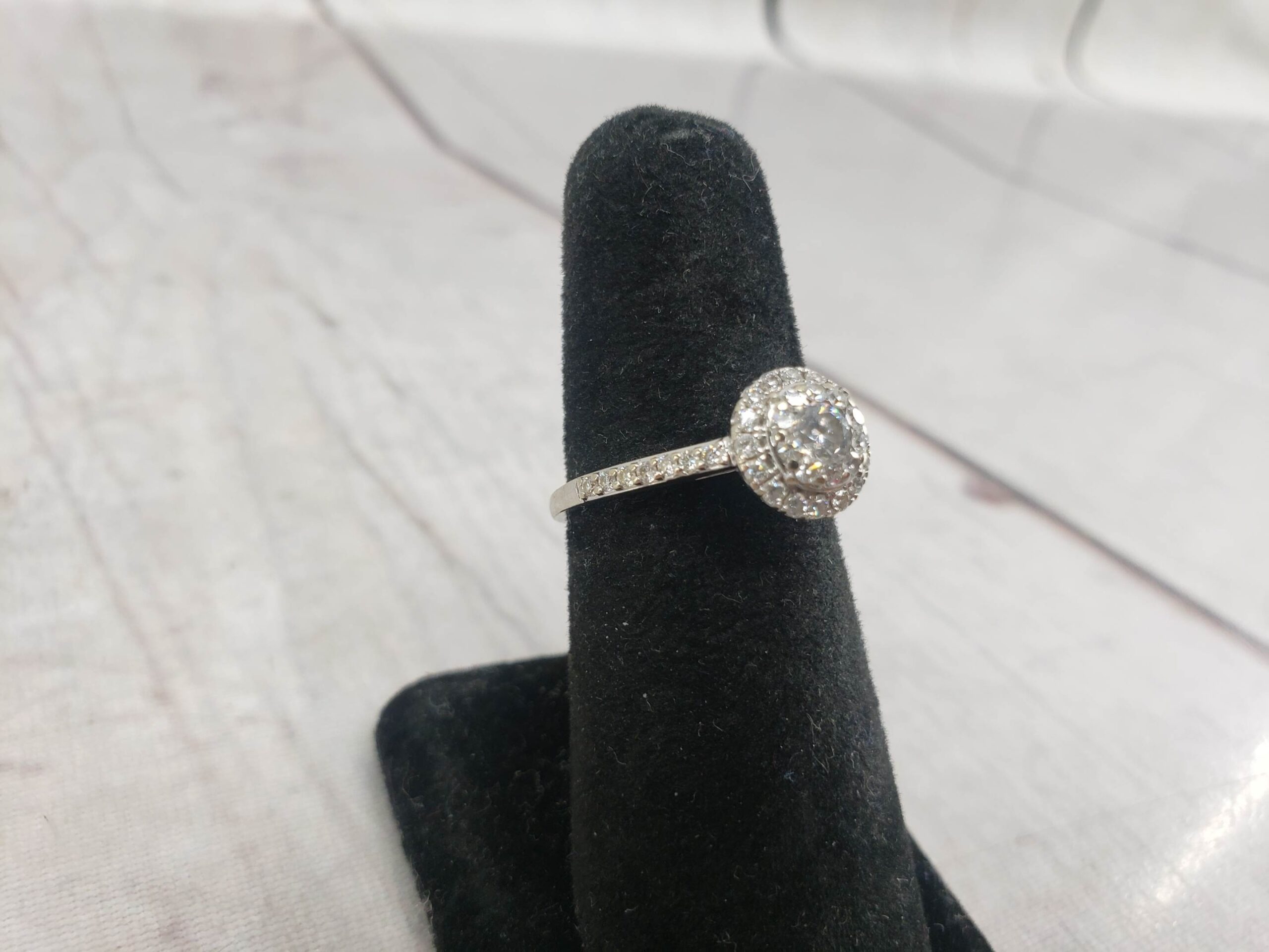 Ring WG Women Sz 7 2.15DWT 14k White Gold, .20ct Round Cut Diamond