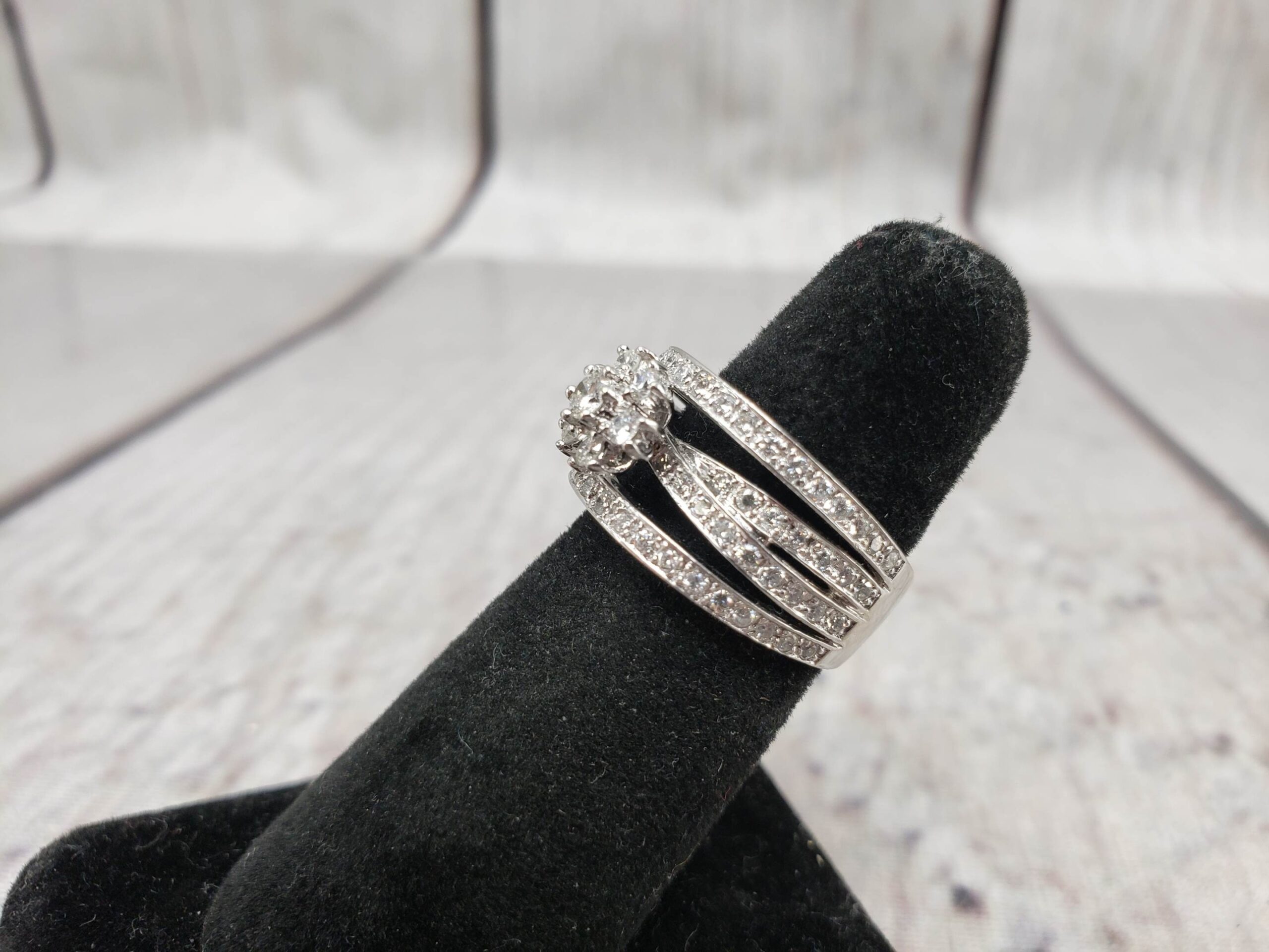 Ring 14K Gold WHITE GOLD 6.05 DWT