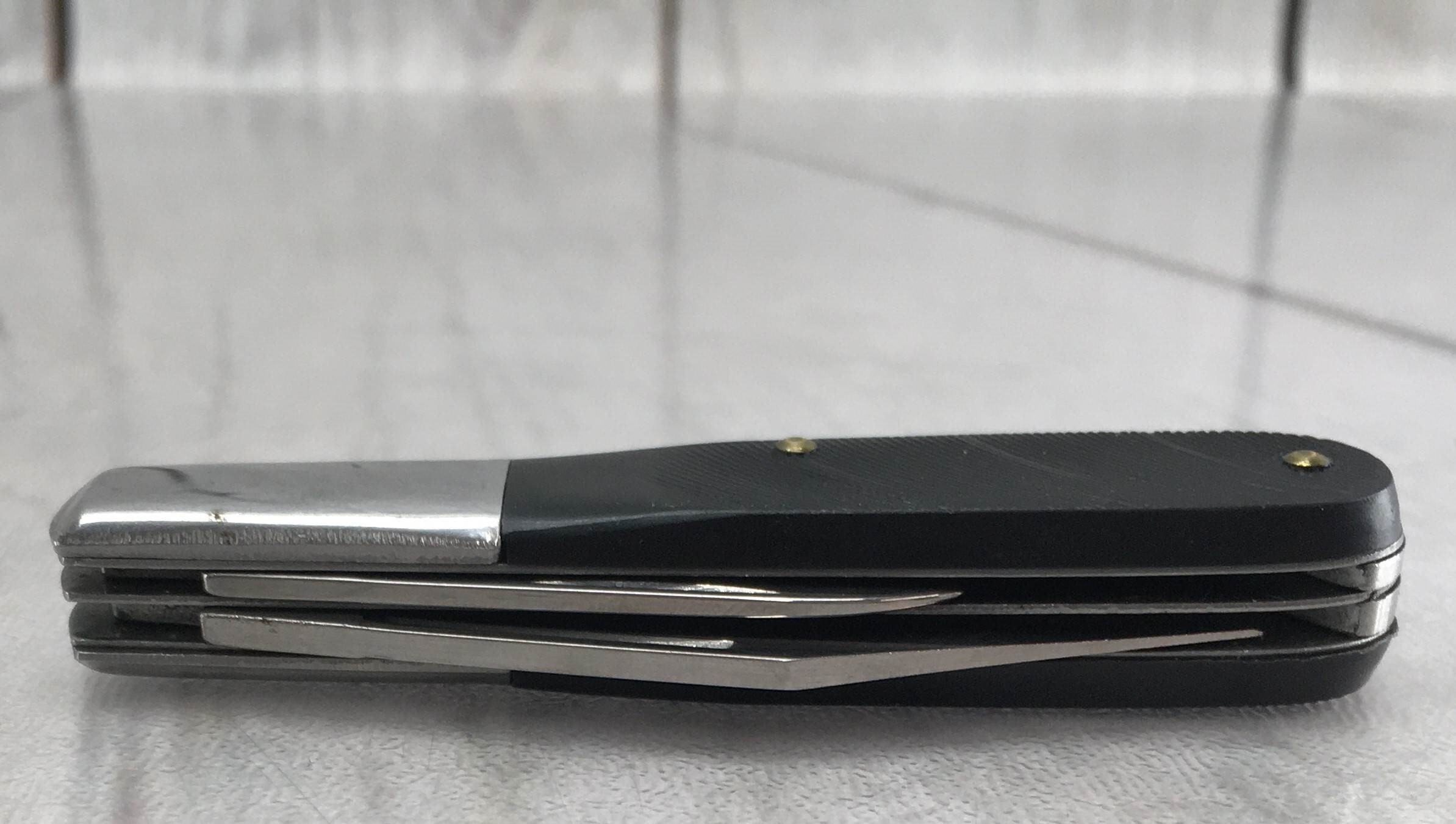 Vintage Camillus. Sawcut Delrin Barlow Folding Pocket Knife. #551. Black. Camco USA