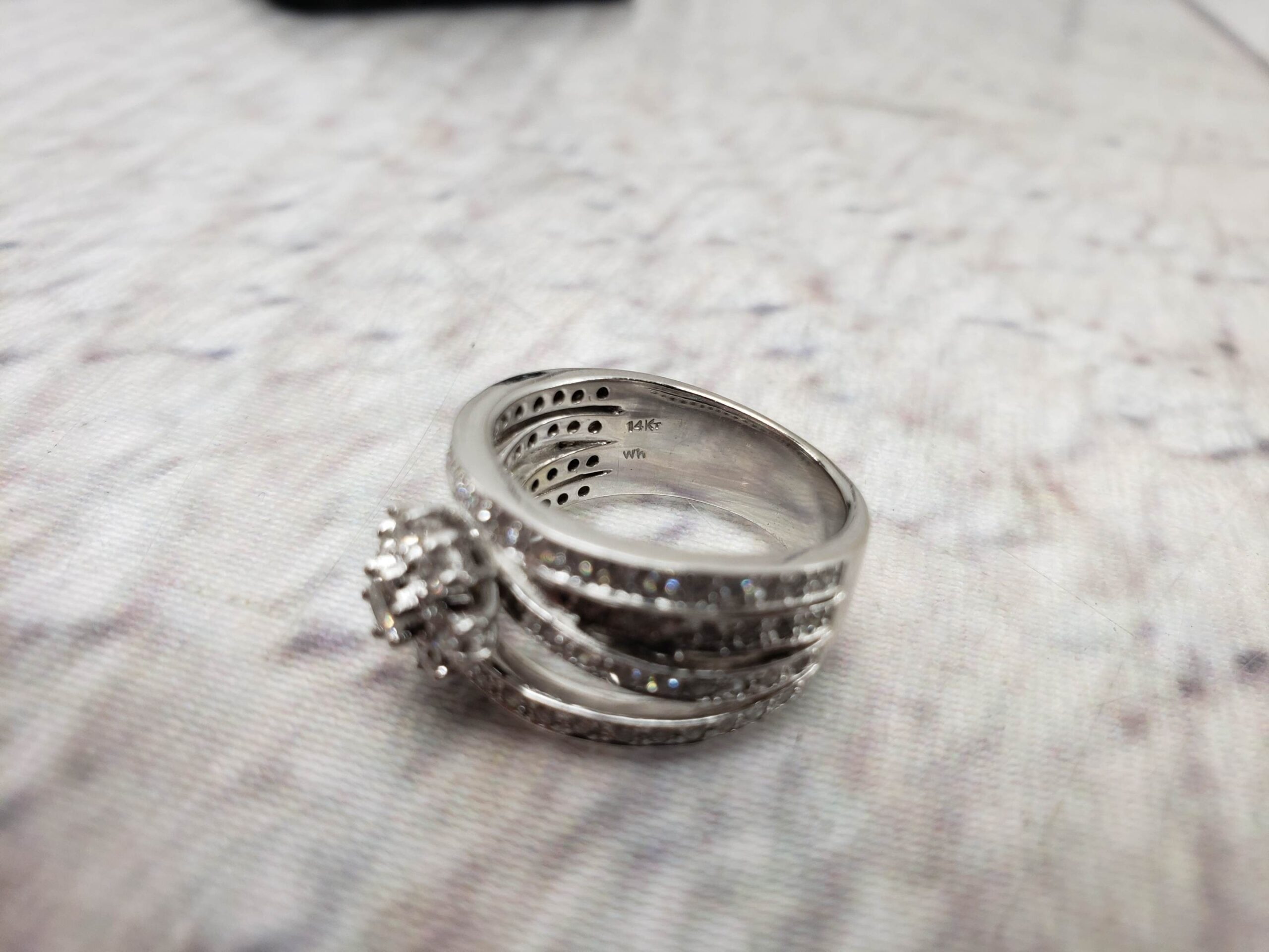 Ring 14K Gold WHITE GOLD 6.05 DWT