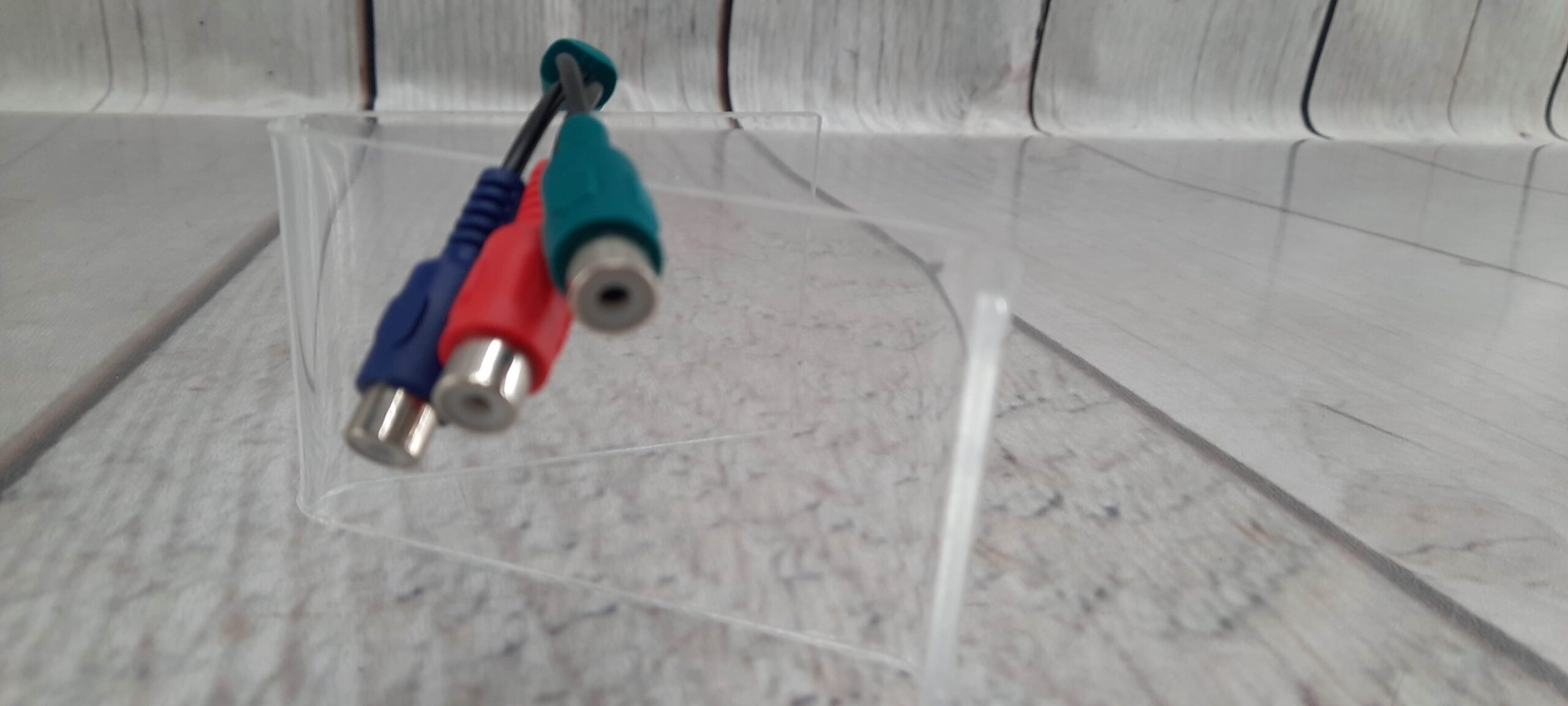 N/A-None Visible-Other RCA to Aux Audio / Video