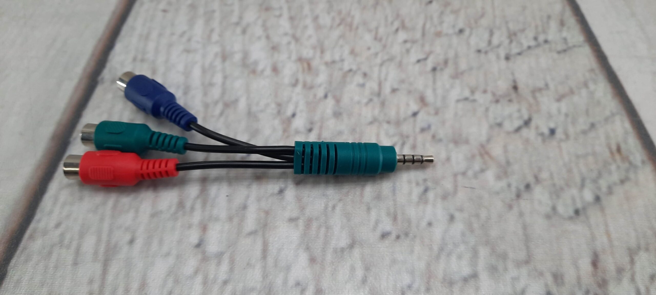 N/A-None Visible-Other RCA to Aux Audio / Video