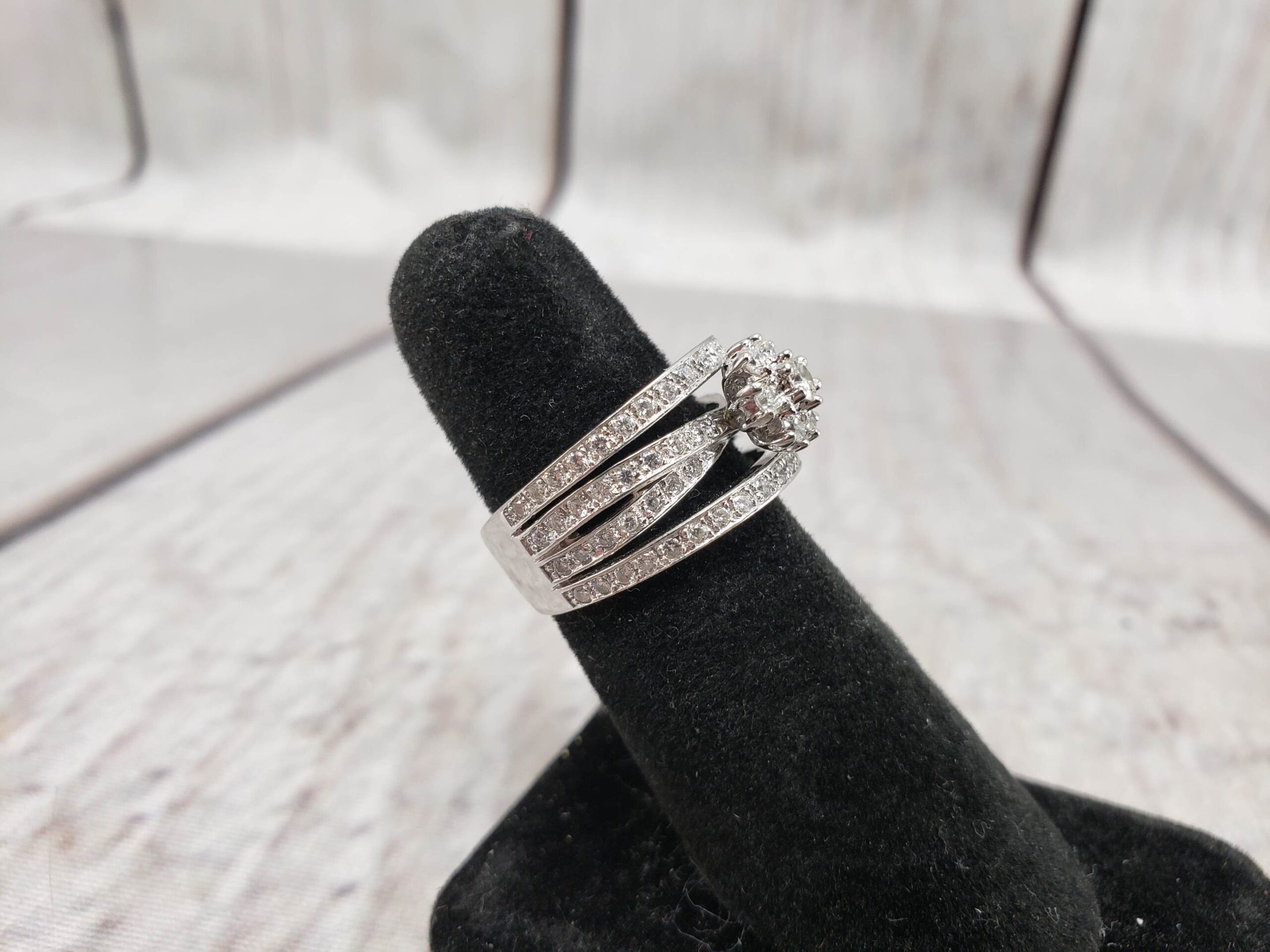 Ring 14K Gold WHITE GOLD 6.05 DWT