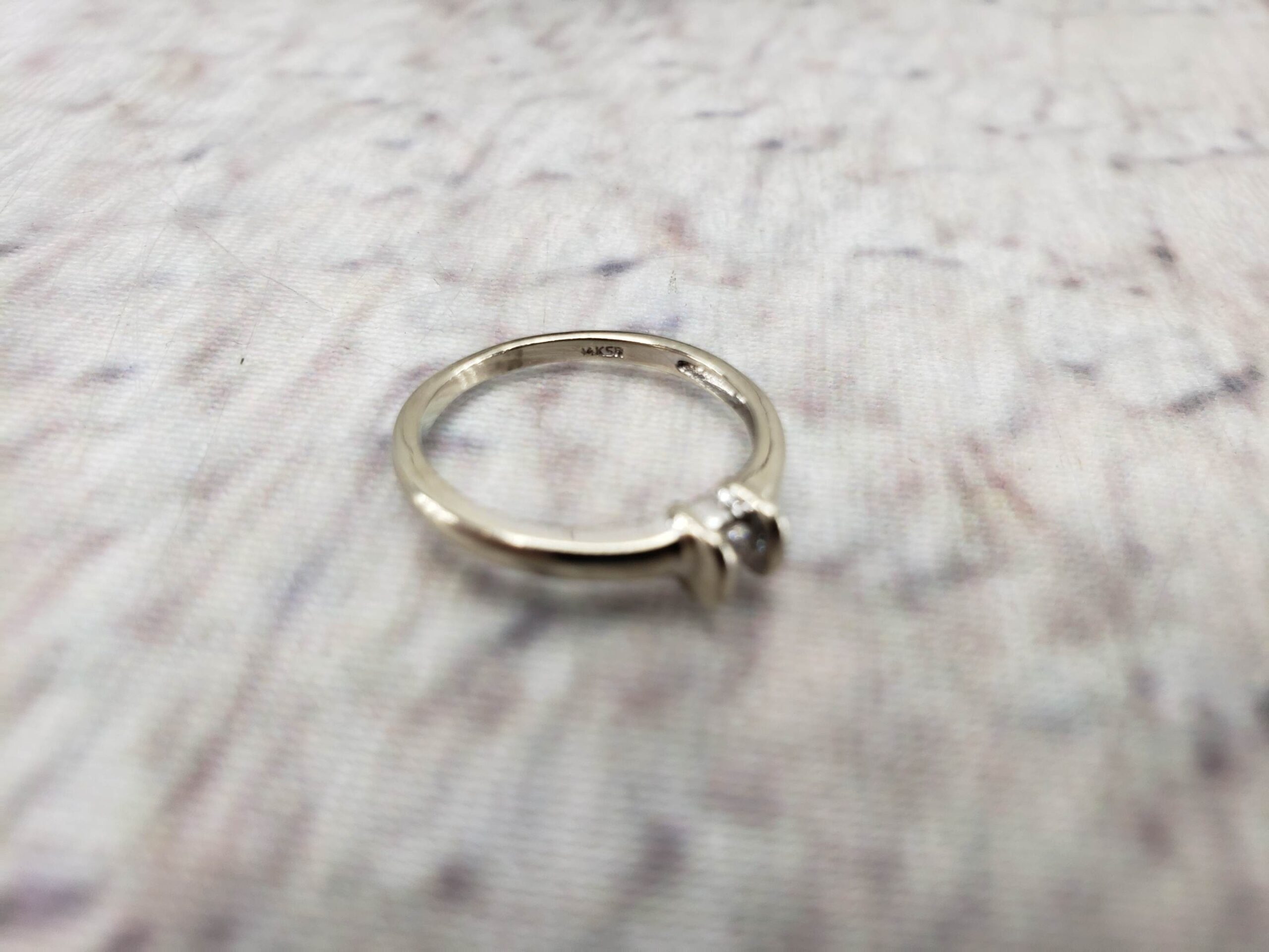 Ring WG Women Sz 6 1.32DWT 14k White Gold, .10ct Round Cut Diamond Solitaire