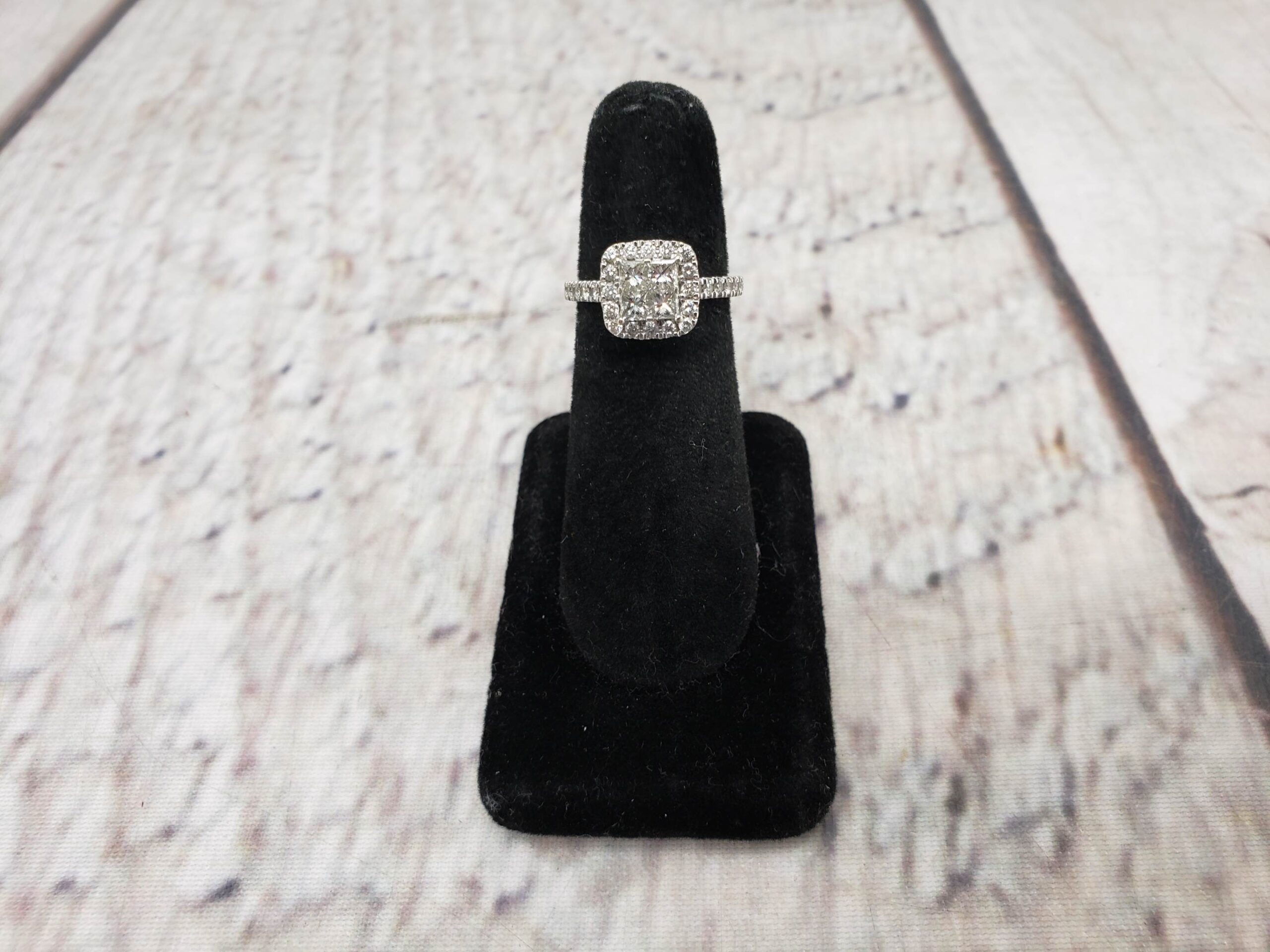 Ring 14K Gold WHITE GOLD 2.7 DWT