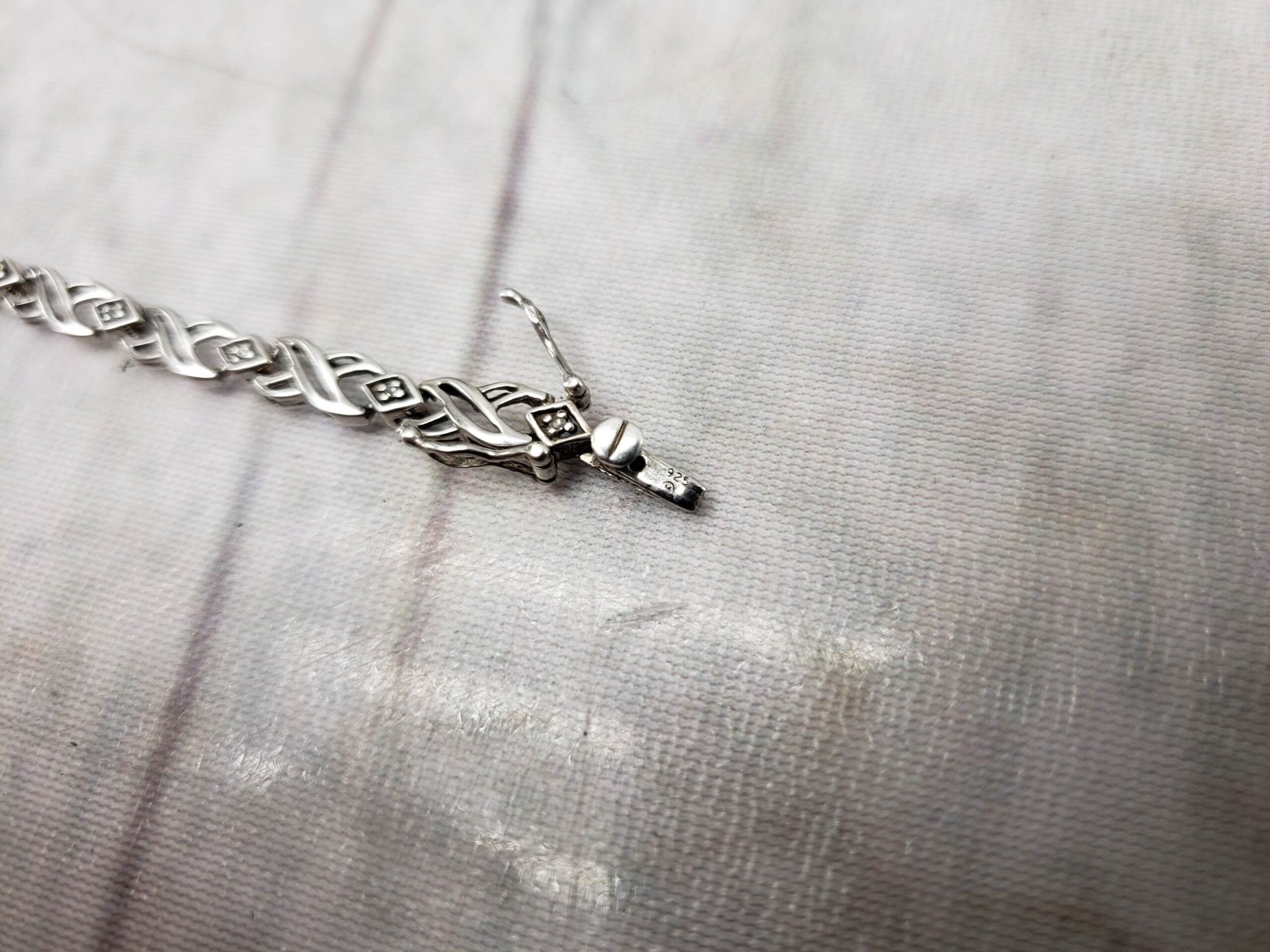 Bracelet SS Women 8″ Tennis Bracelet, 4.0DWT .925 Sterling Silver, Diamond Chips
