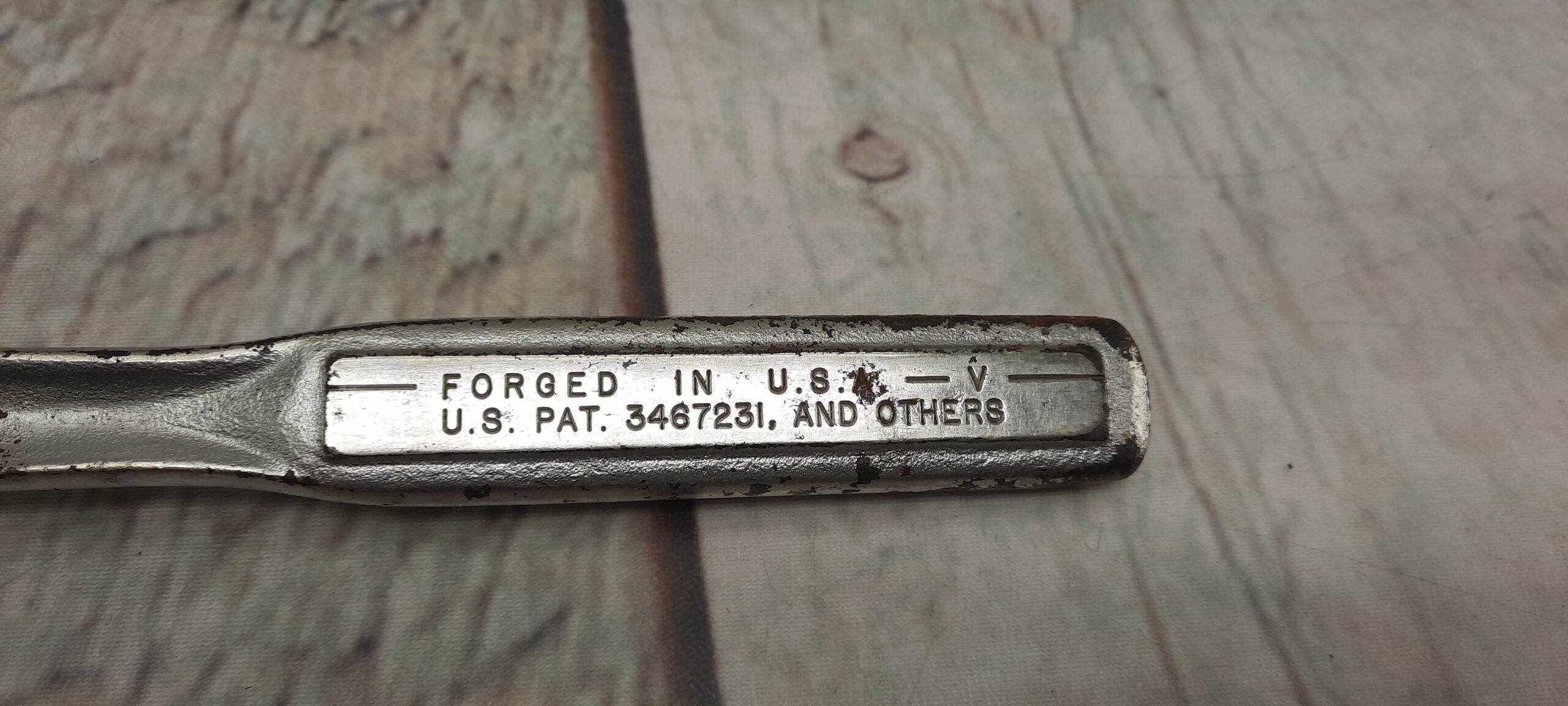 VINTAGE CRAFTSMAN – V- SERIES 3/8″ DRIVE RATCHET THUMB WHEEL PAT. 3467231