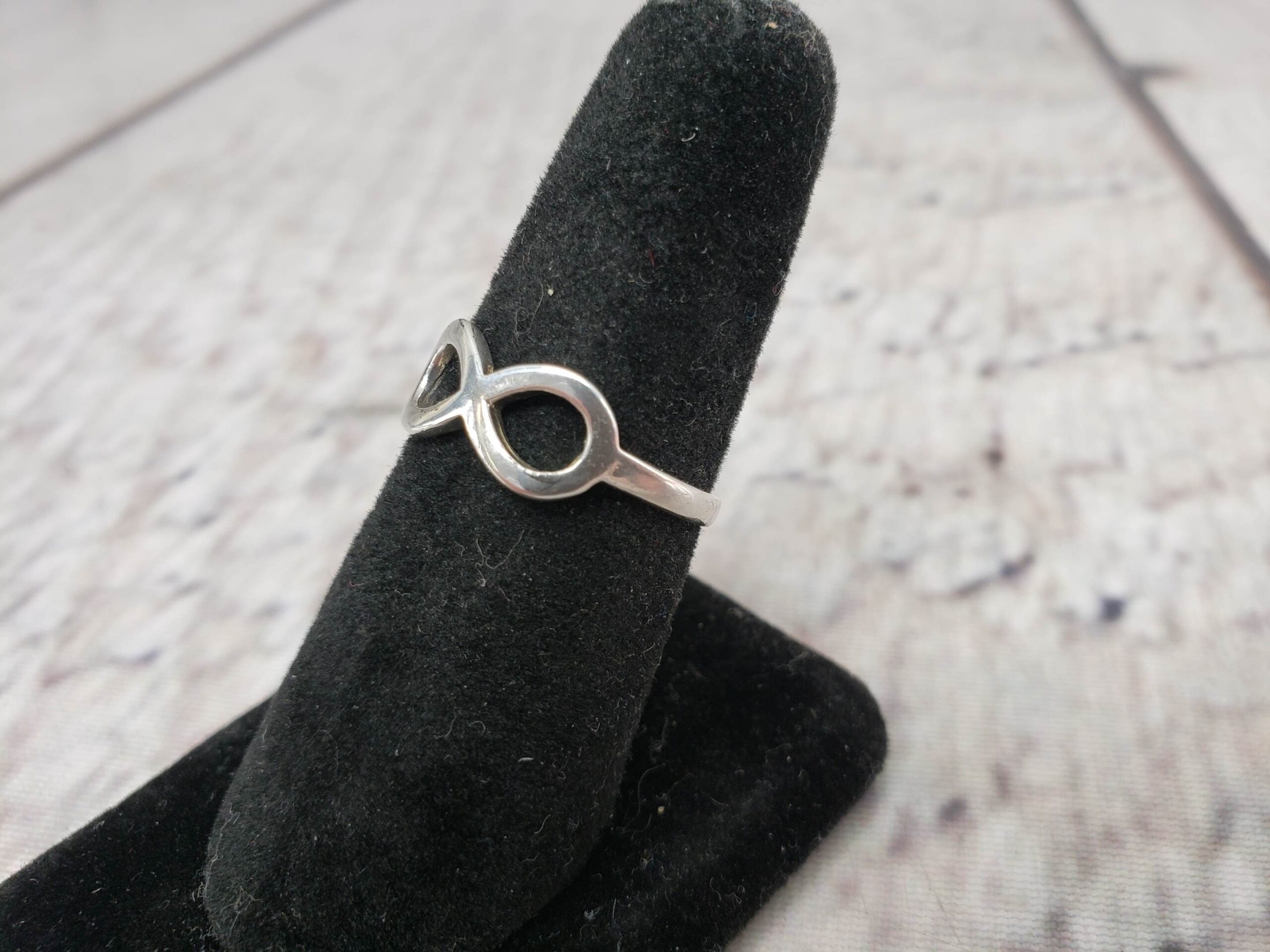 Ring SS Women Sz 8 1.33DWT .925 Sterling Silver, Infinity Symbol
