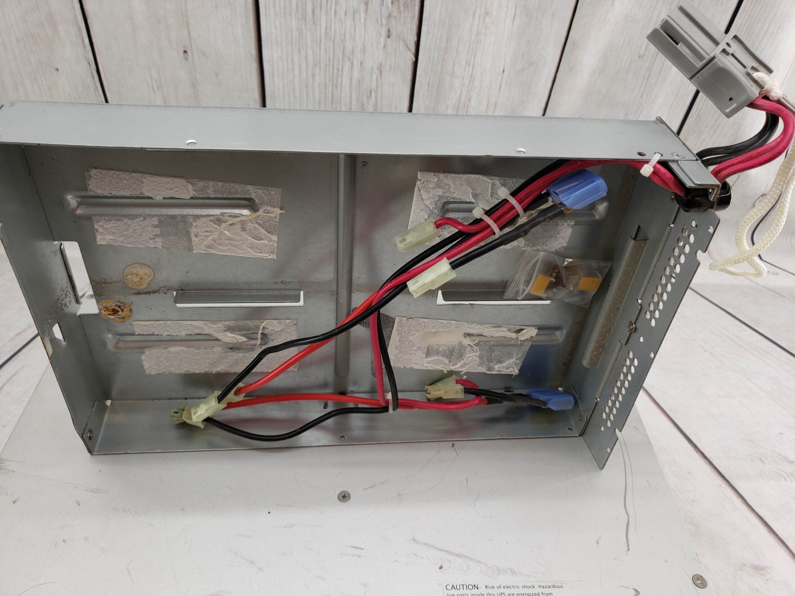 APC smt1000rm2u Server Uninterrupted Power Supply ~ No Batteries ~ Tested!