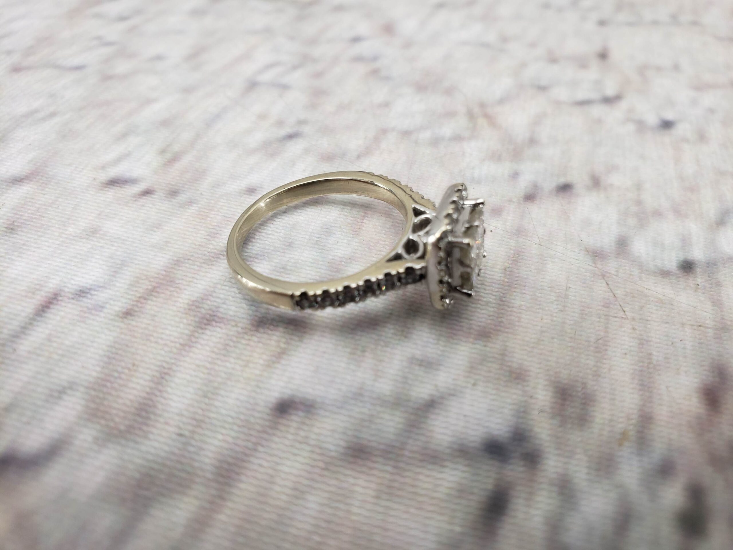 Ring 14K Gold WHITE GOLD 2.7 DWT