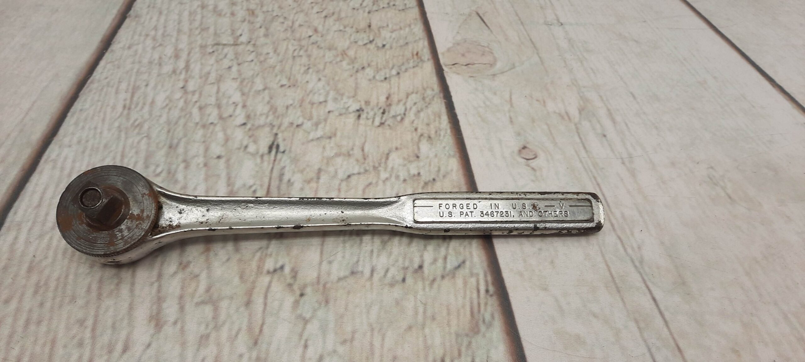 VINTAGE CRAFTSMAN – V- SERIES 3/8″ DRIVE RATCHET THUMB WHEEL PAT. 3467231