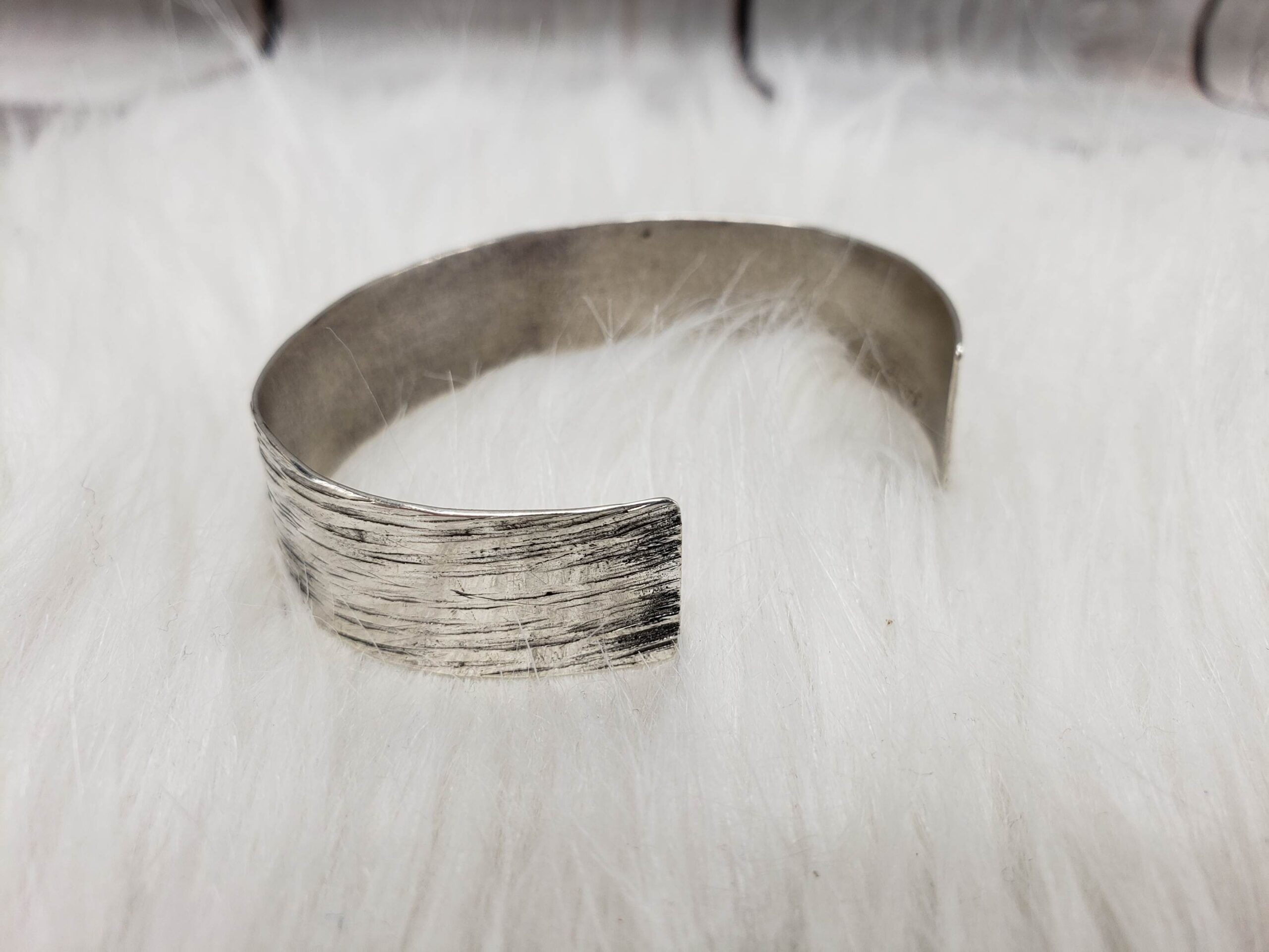 Bracelet SS Women Cuff 11.50DWT .925 Sterling Silver, approximately 6″