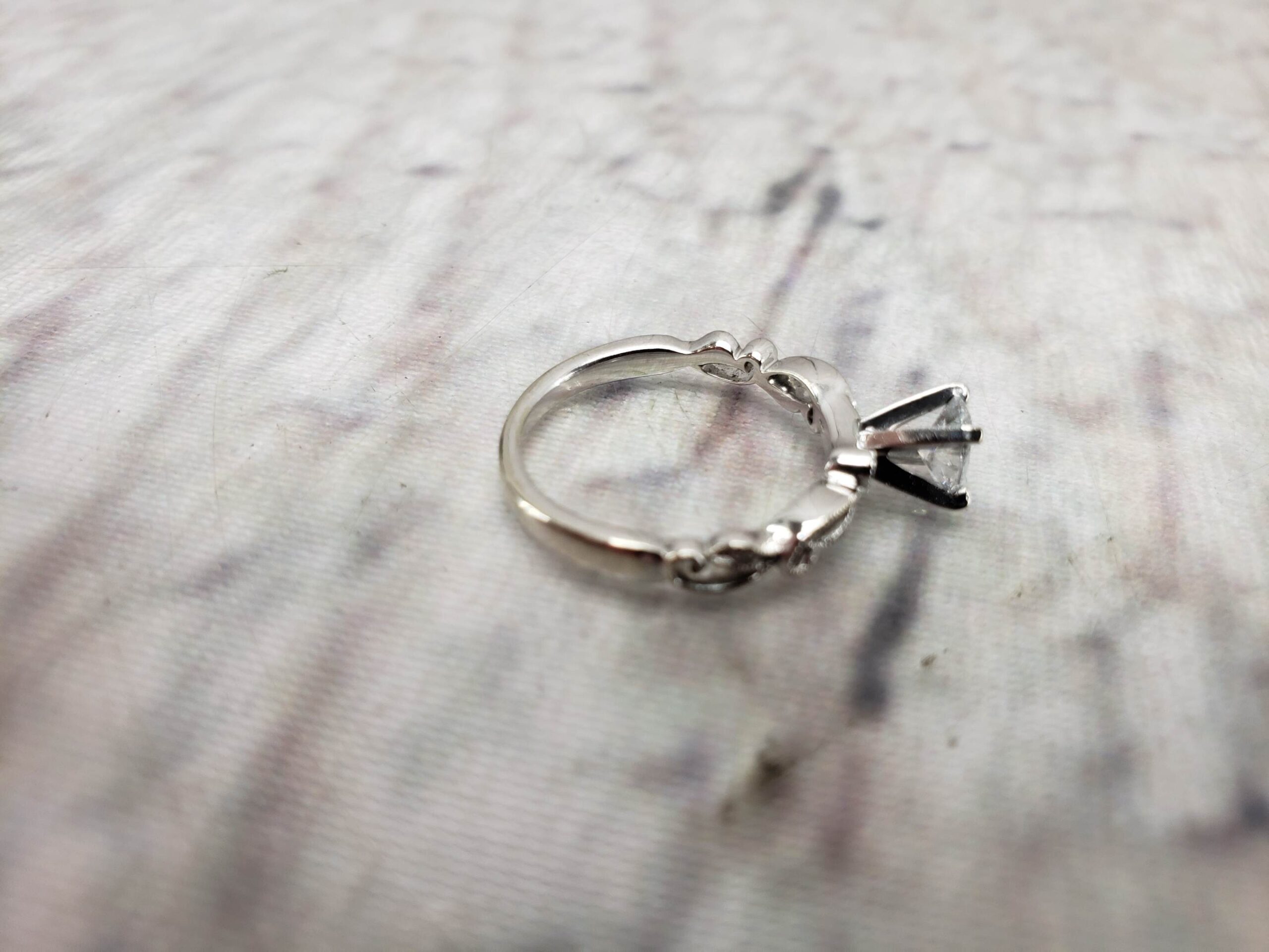 Ring WG Women Sz 5.5 1.50DWT 14k White Gold, approx. 0.5ct Oval Cut Diamond