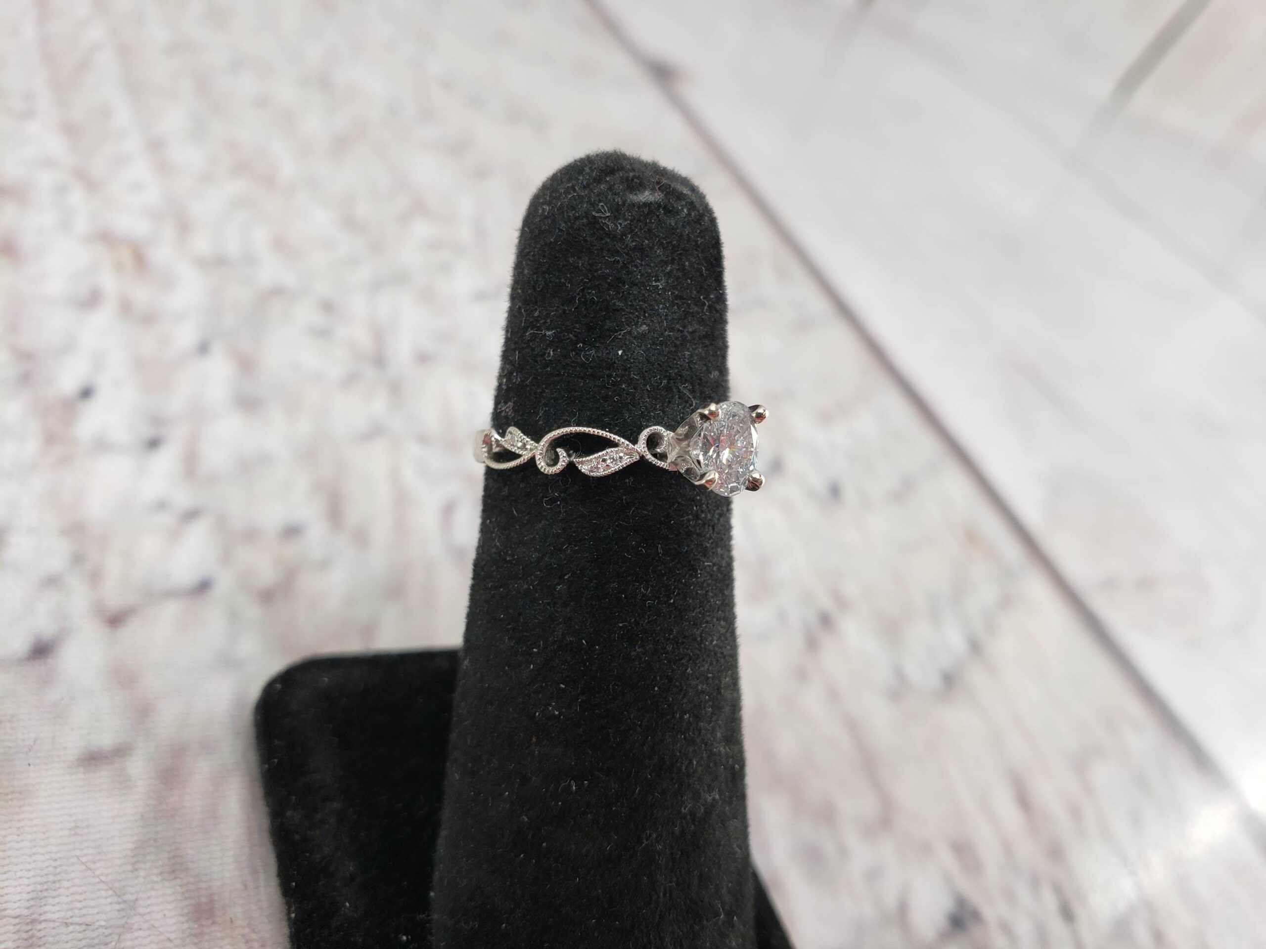 Ring WG Women Sz 5.5 1.50DWT 14k White Gold, approx. 0.5ct Oval Cut Diamond