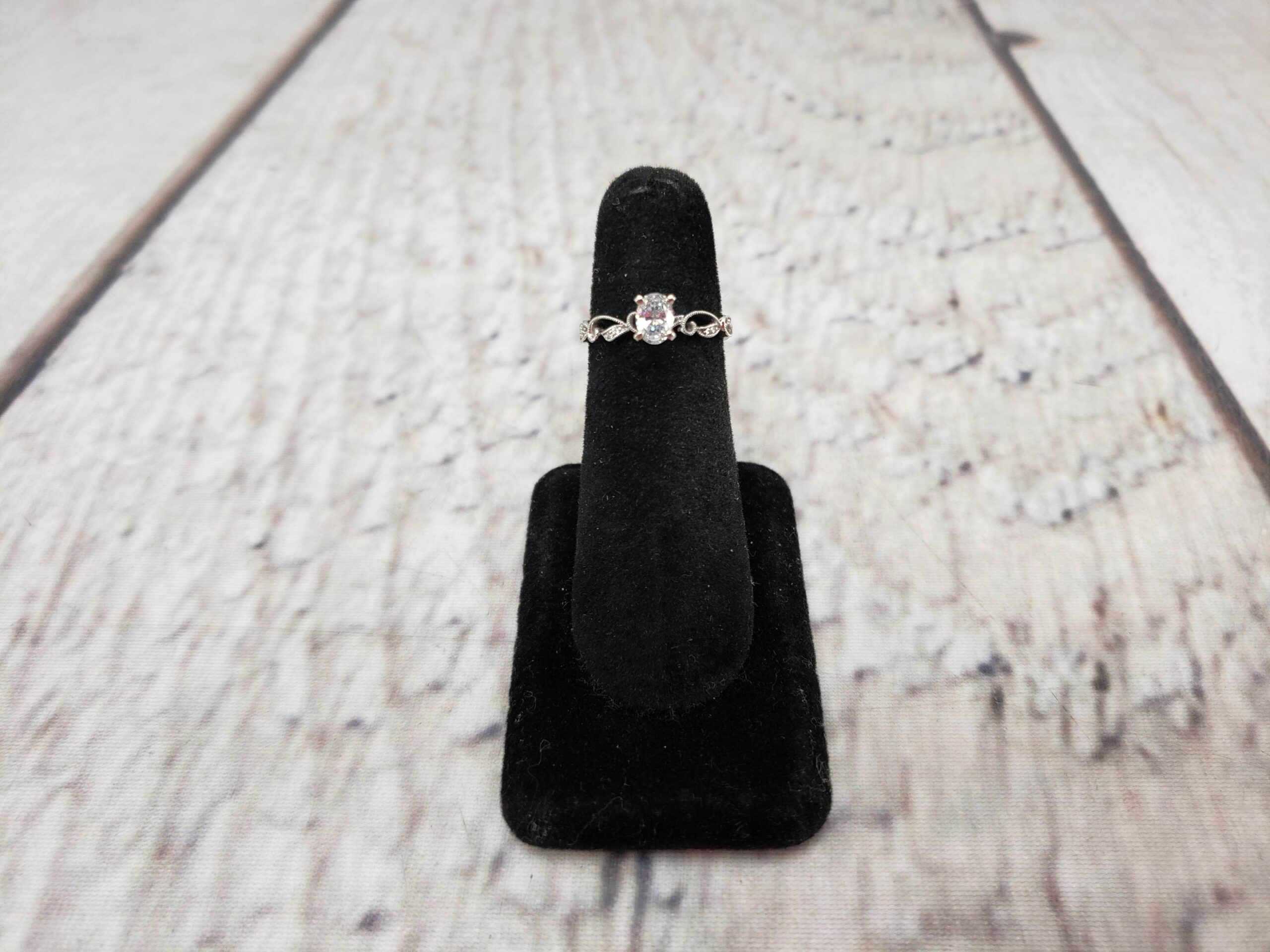 Ring WG Women Sz 5.5 1.50DWT 14k White Gold, approx. 0.5ct Oval Cut Diamond