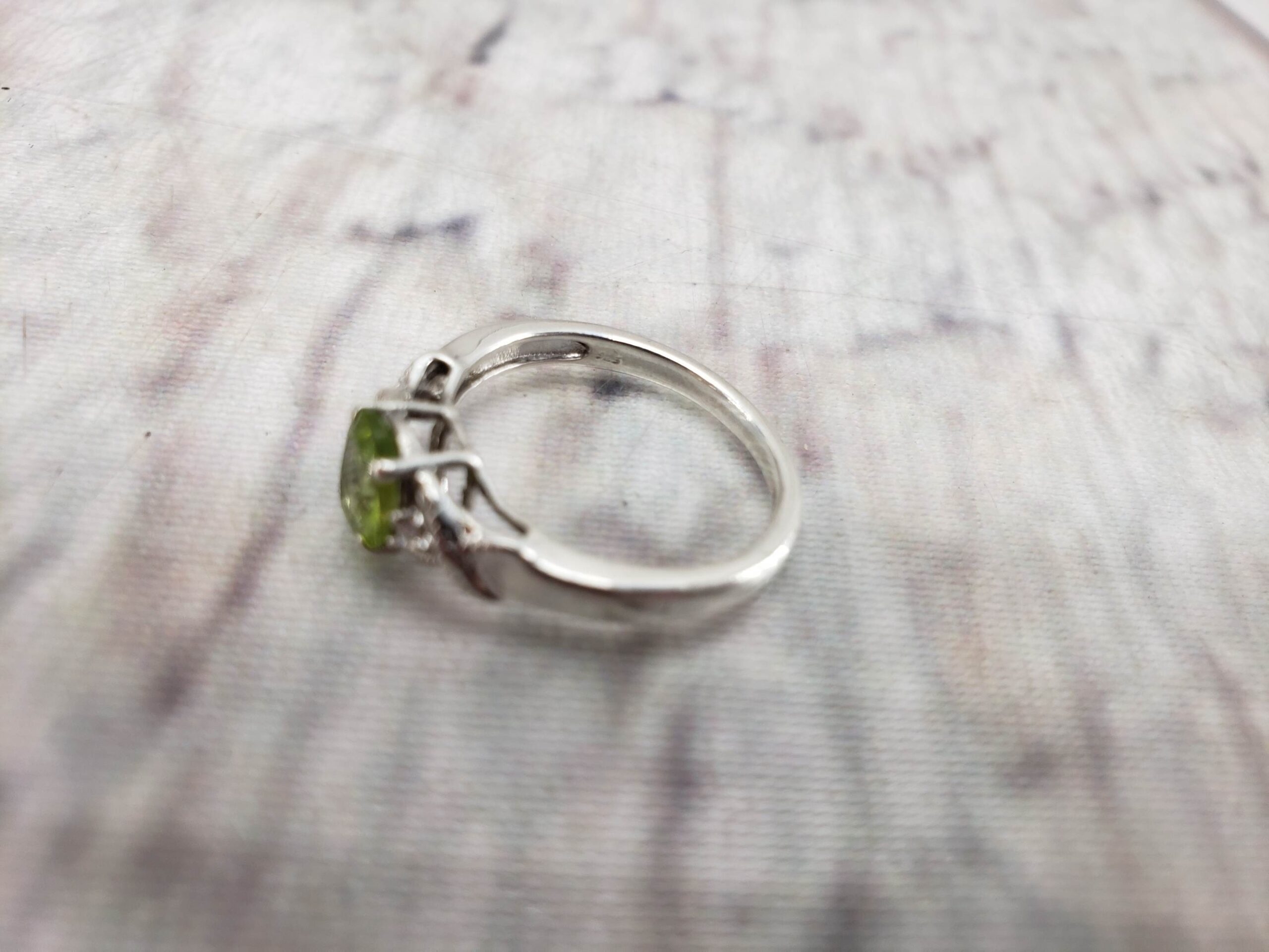 Ring SS Women Sz 6.75 1.59DWT .925 Sterling Silver, Vintage Green Peridot