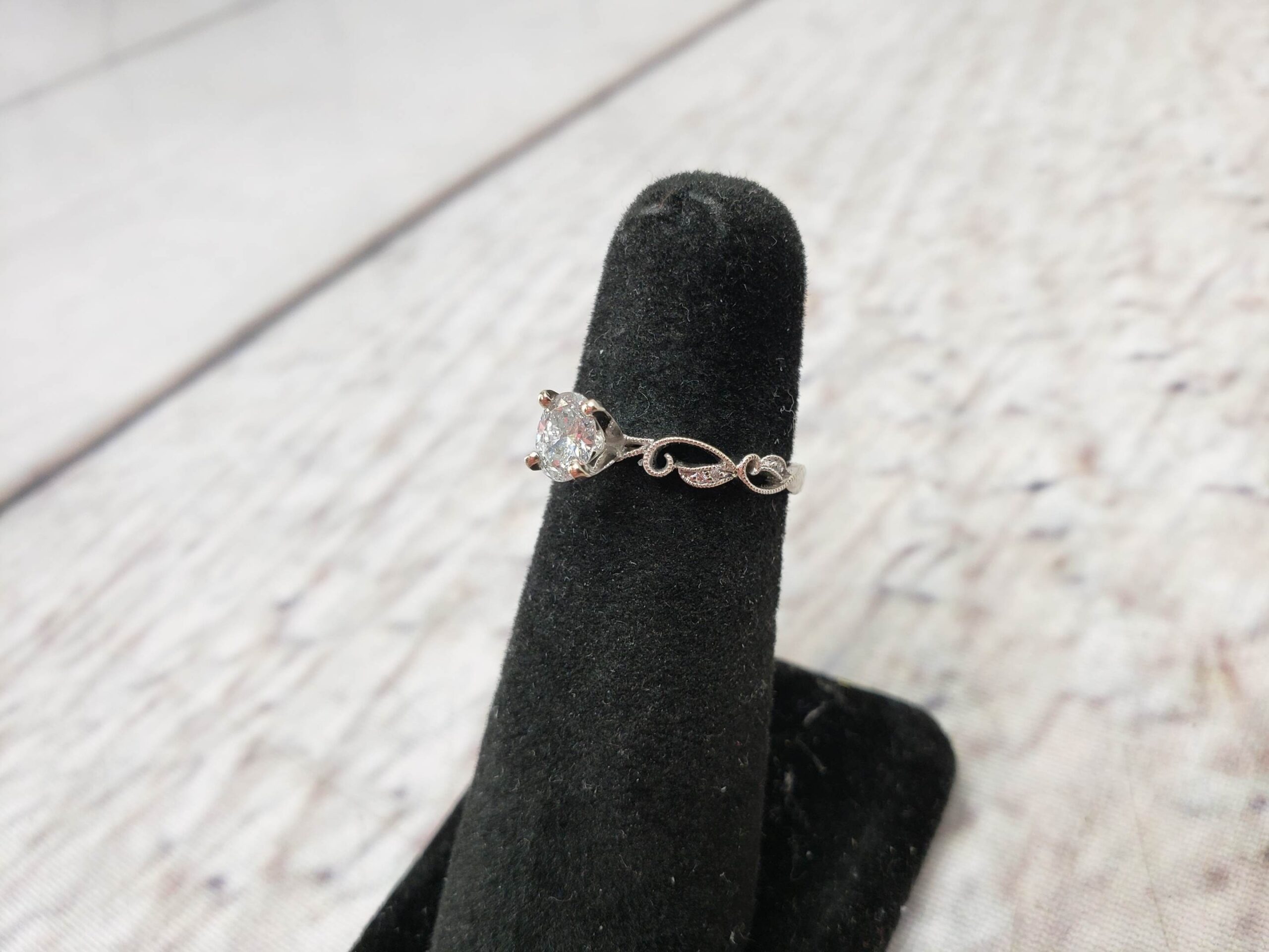 Ring WG Women Sz 5.5 1.50DWT 14k White Gold, approx. 0.5ct Oval Cut Diamond