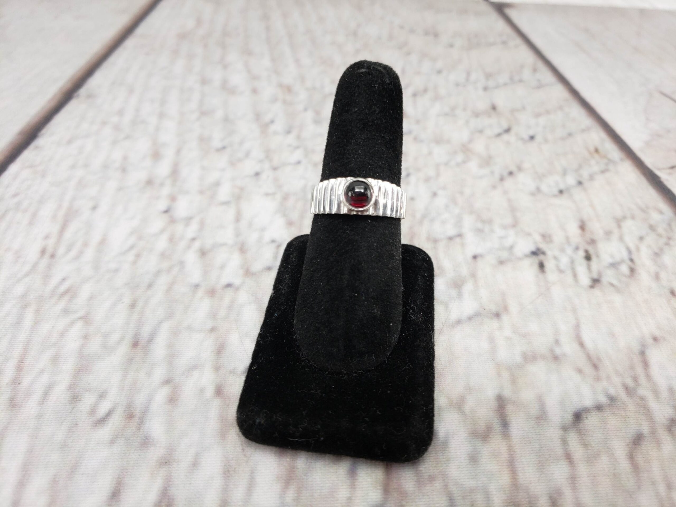 Ring SS Women Sz 8.5 2.82DWT .925 Sterling Silver, Vintage Round Red Stone