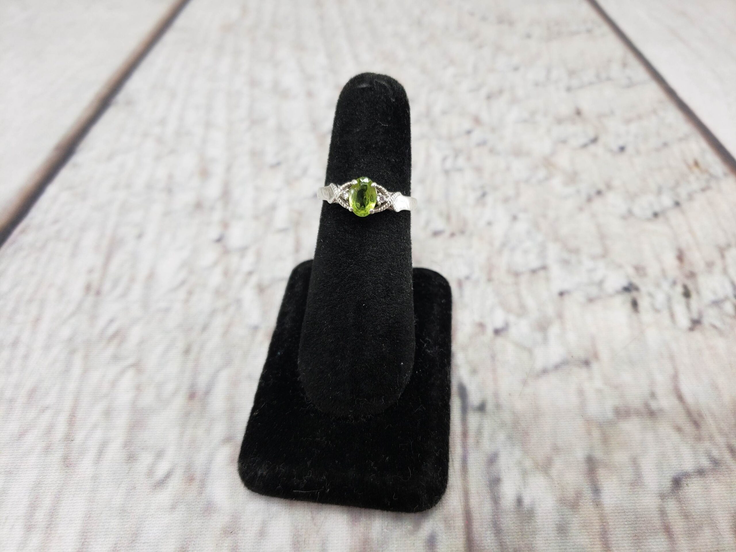 Ring SS Women Sz 6.75 1.59DWT .925 Sterling Silver, Vintage Green Peridot