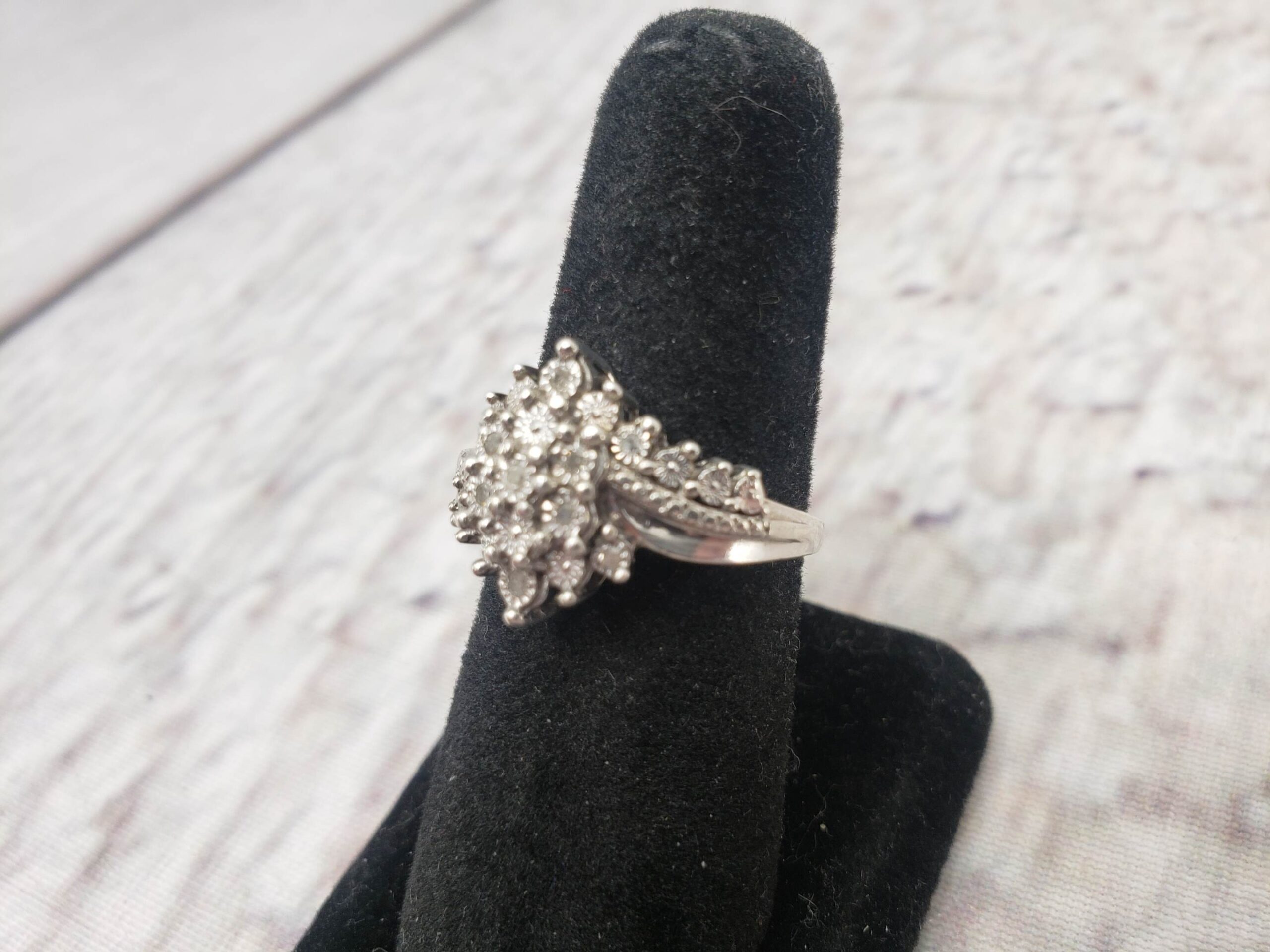 Ring WG Women Sz 8 3.0DWT 10k White Gold, Diamond Cluster