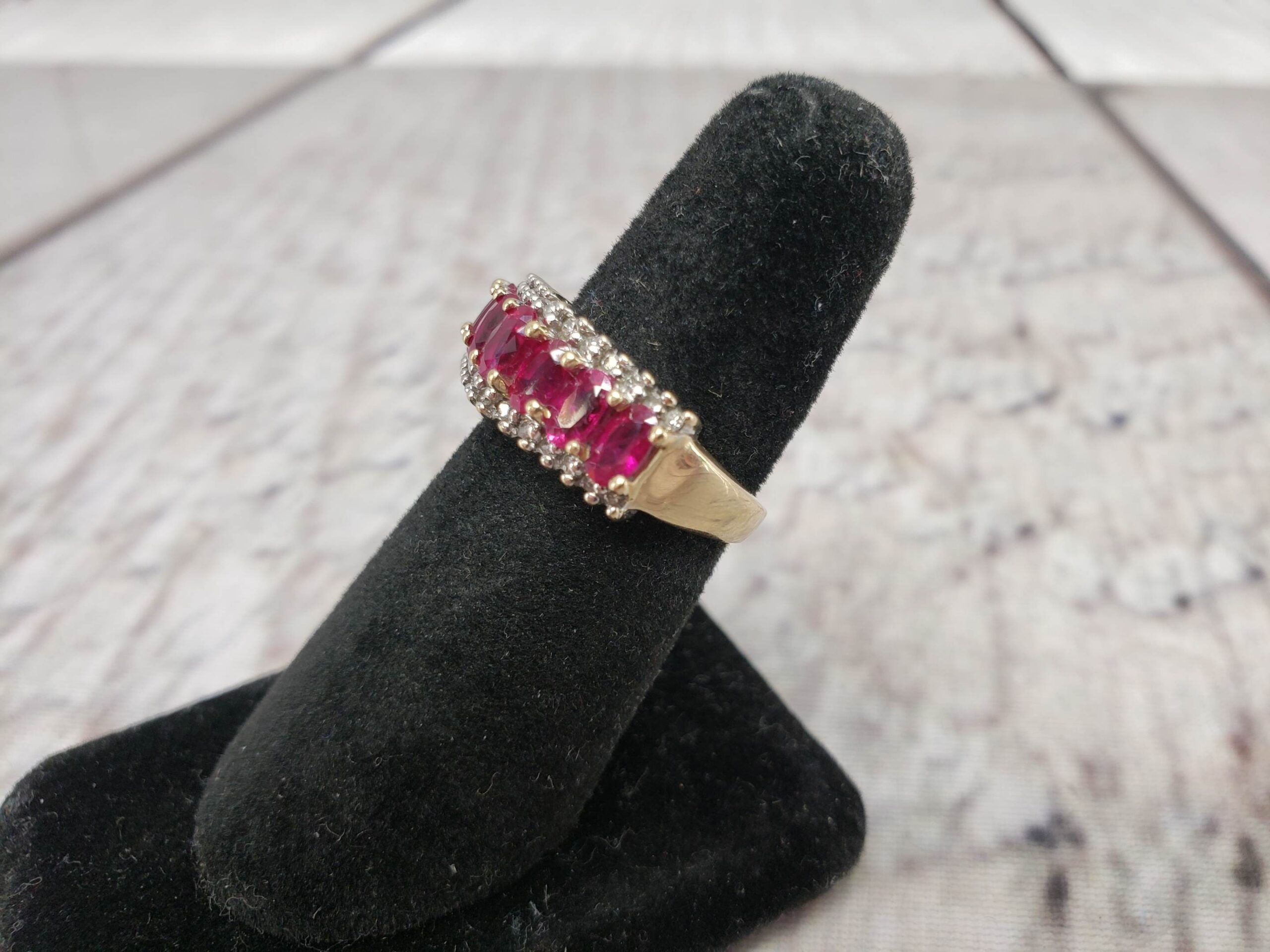 Ring YG Women Sz 7 3.60DWT 14k Yellow Gold, 7x Oval Cut Possible Rubies