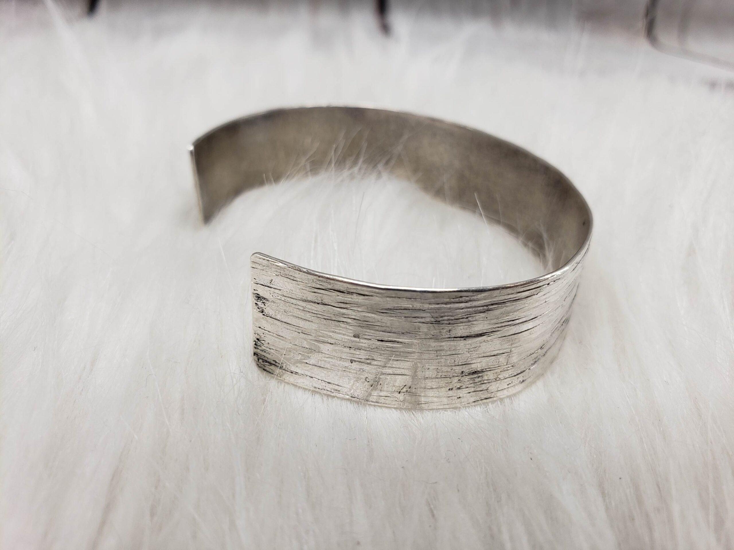 Bracelet SS Women Cuff 11.50DWT .925 Sterling Silver, approximately 6″
