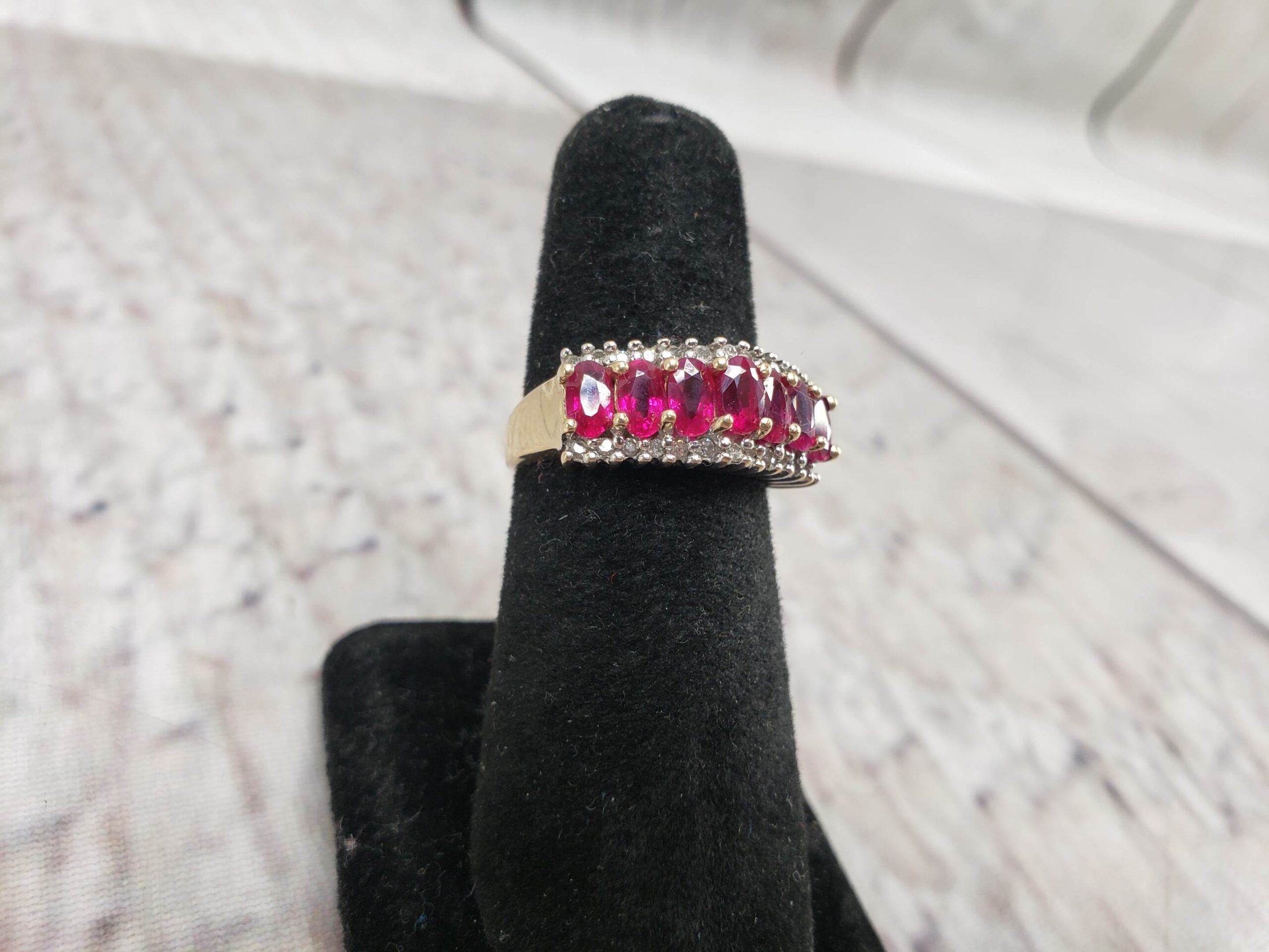 Ring YG Women Sz 7 3.60DWT 14k Yellow Gold, 7x Oval Cut Possible Rubies