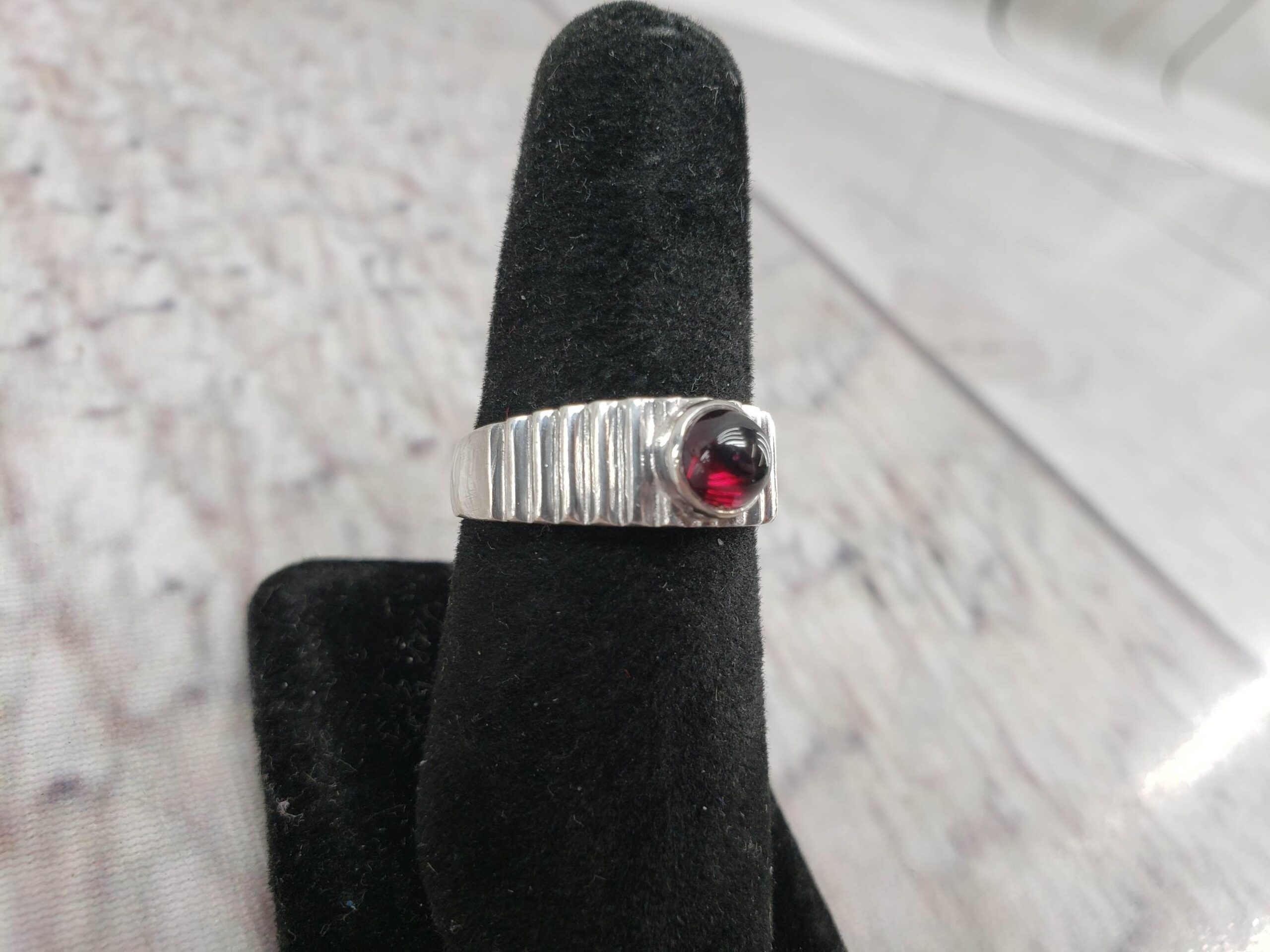 Ring SS Women Sz 8.5 2.82DWT .925 Sterling Silver, Vintage Round Red Stone