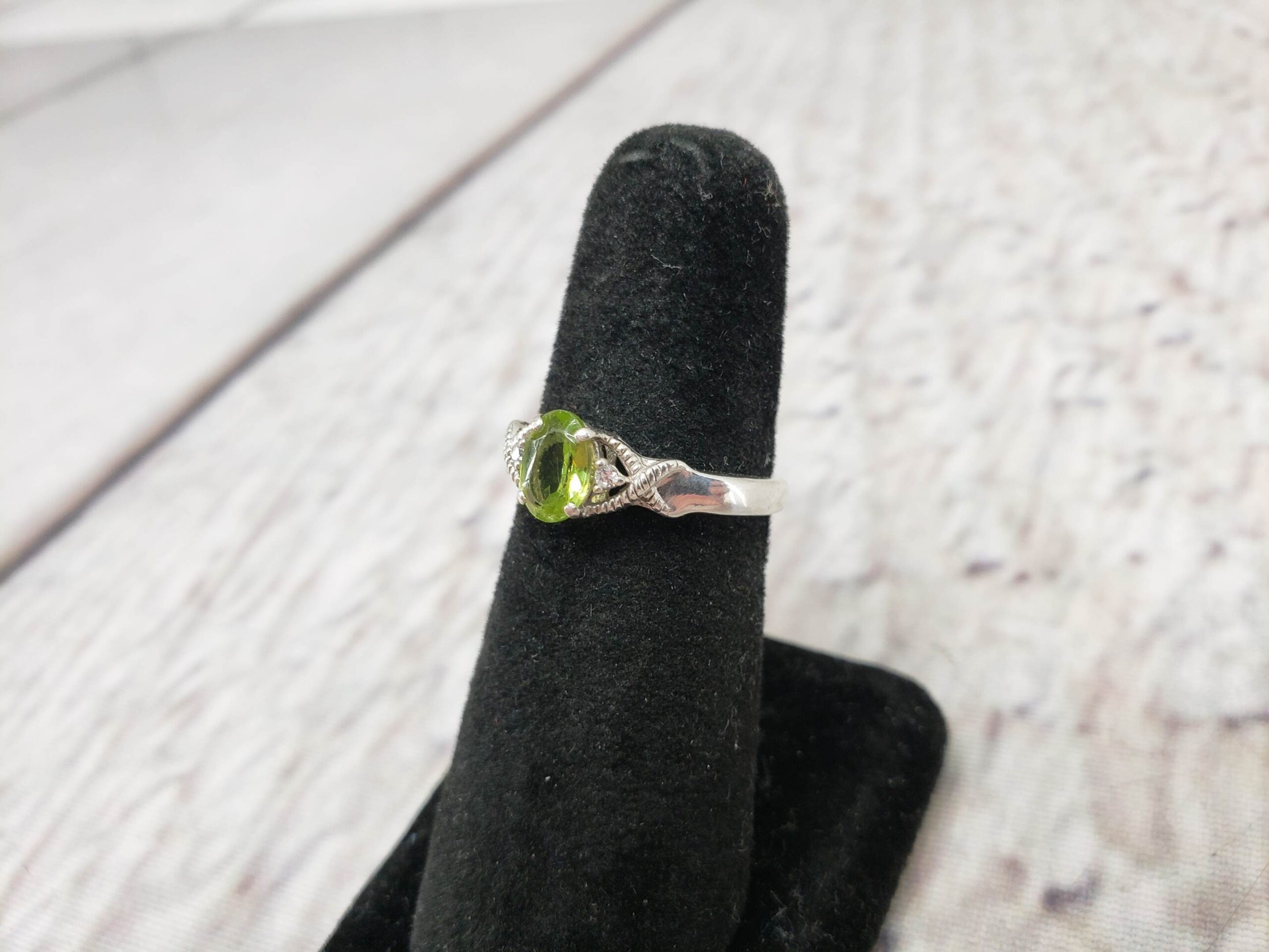 Ring SS Women Sz 6.75 1.59DWT .925 Sterling Silver, Vintage Green Peridot