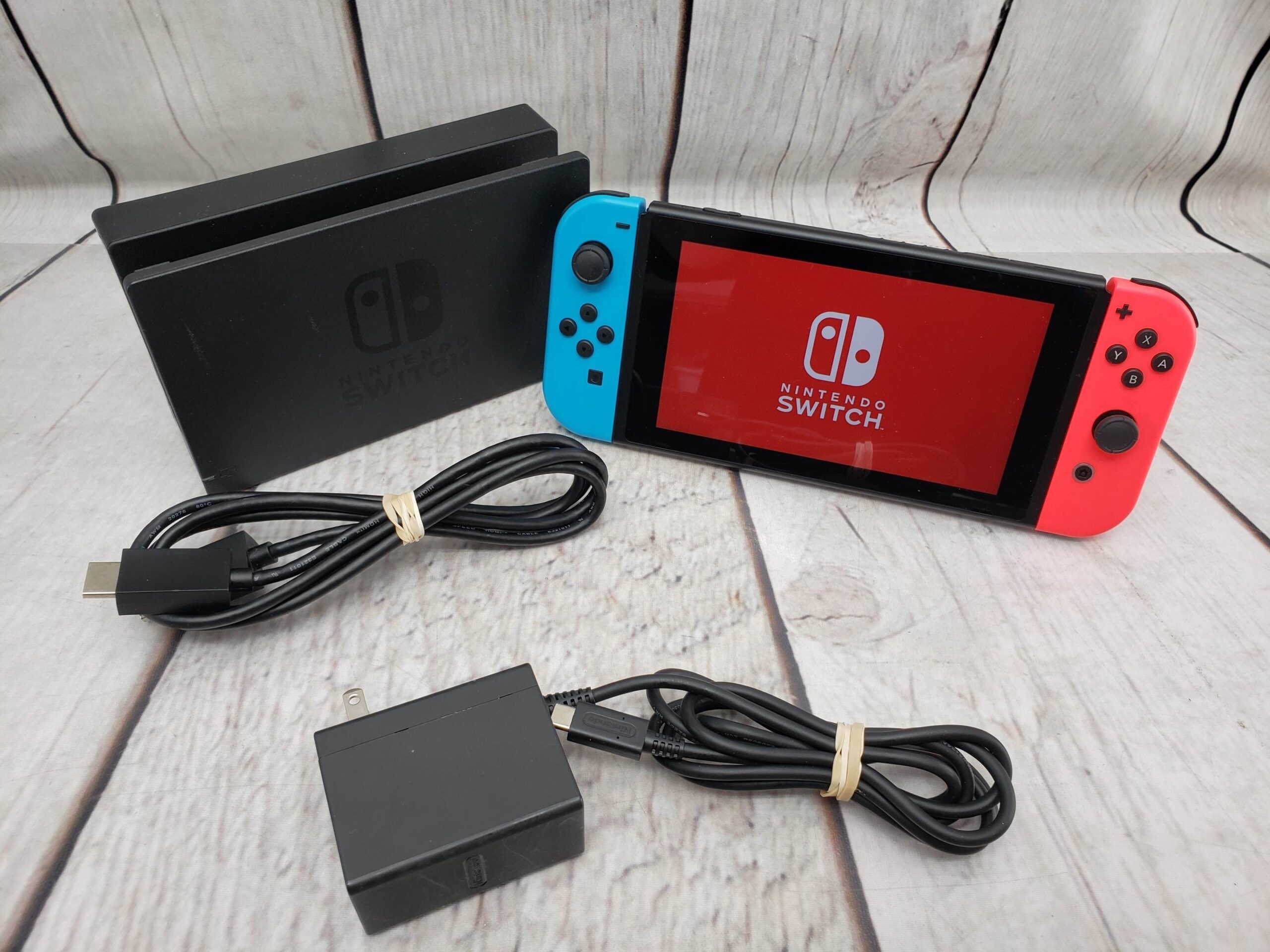 Nintendo Switch 32GB w/ joycons, dock, power supply, cords, good condition