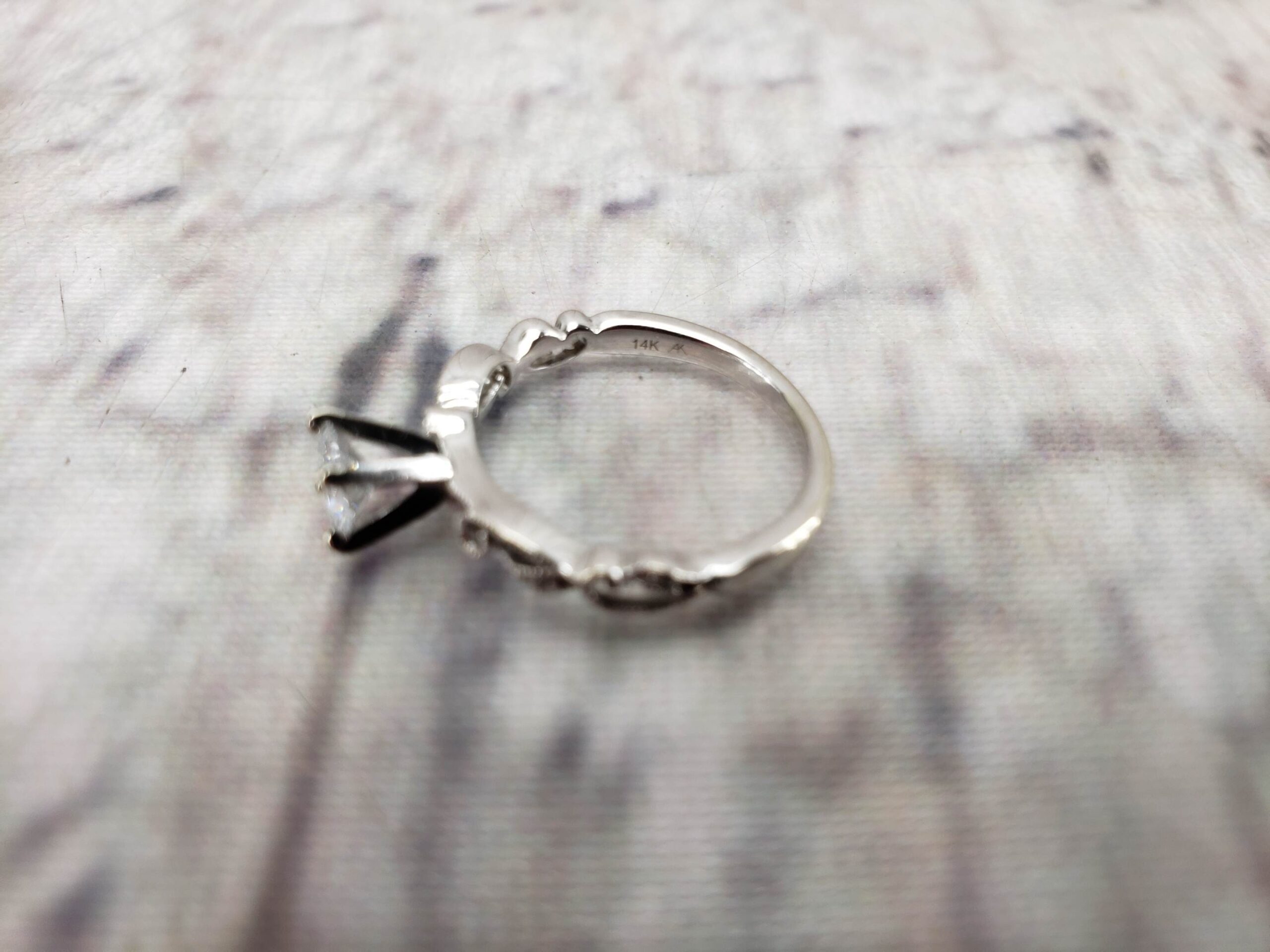 Ring WG Women Sz 5.5 1.50DWT 14k White Gold, approx. 0.5ct Oval Cut Diamond