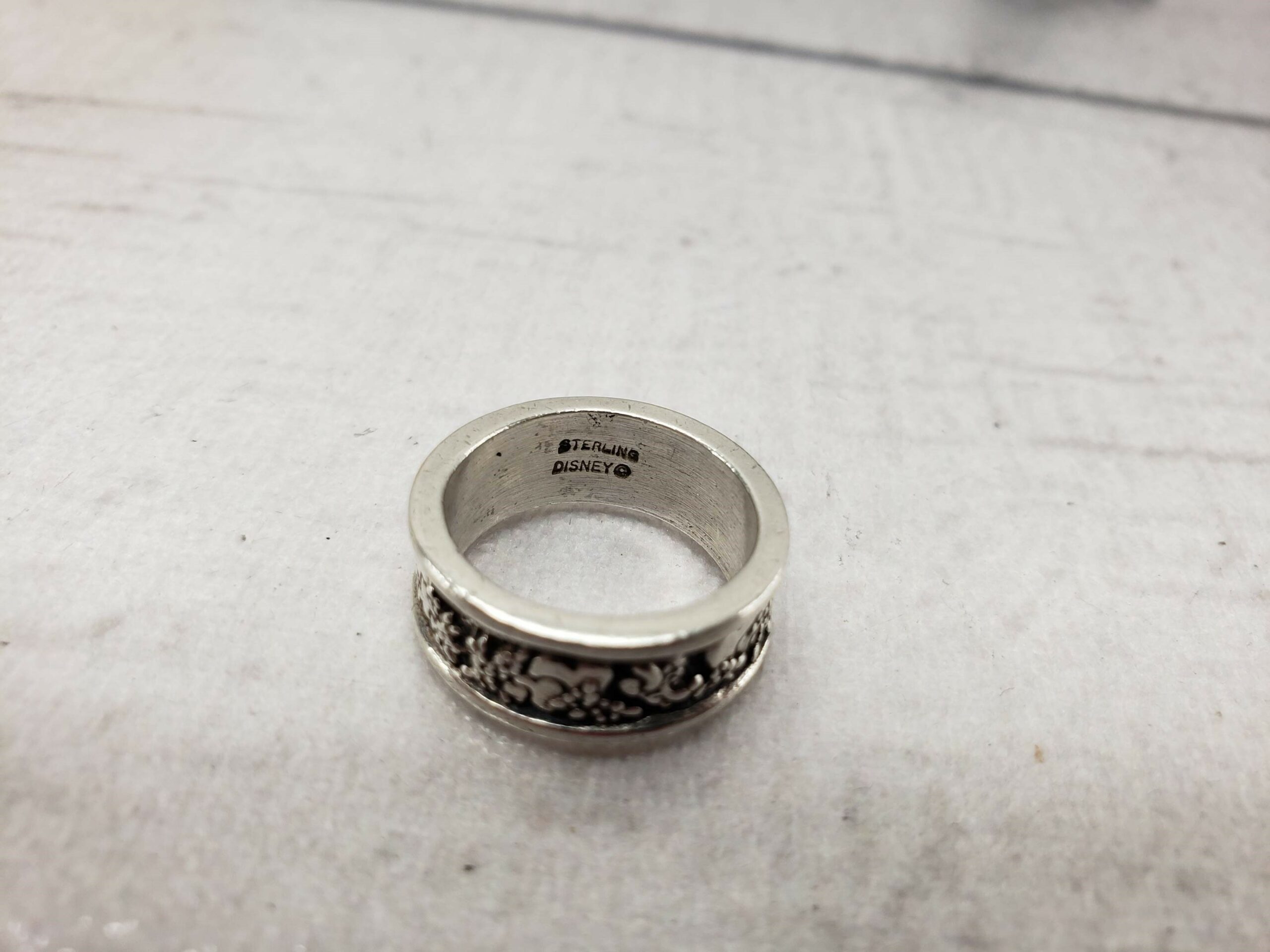 Ring SS Women Sz 6 3.4g .925 Sterling Silver, Disney Minnie Mouse Ring