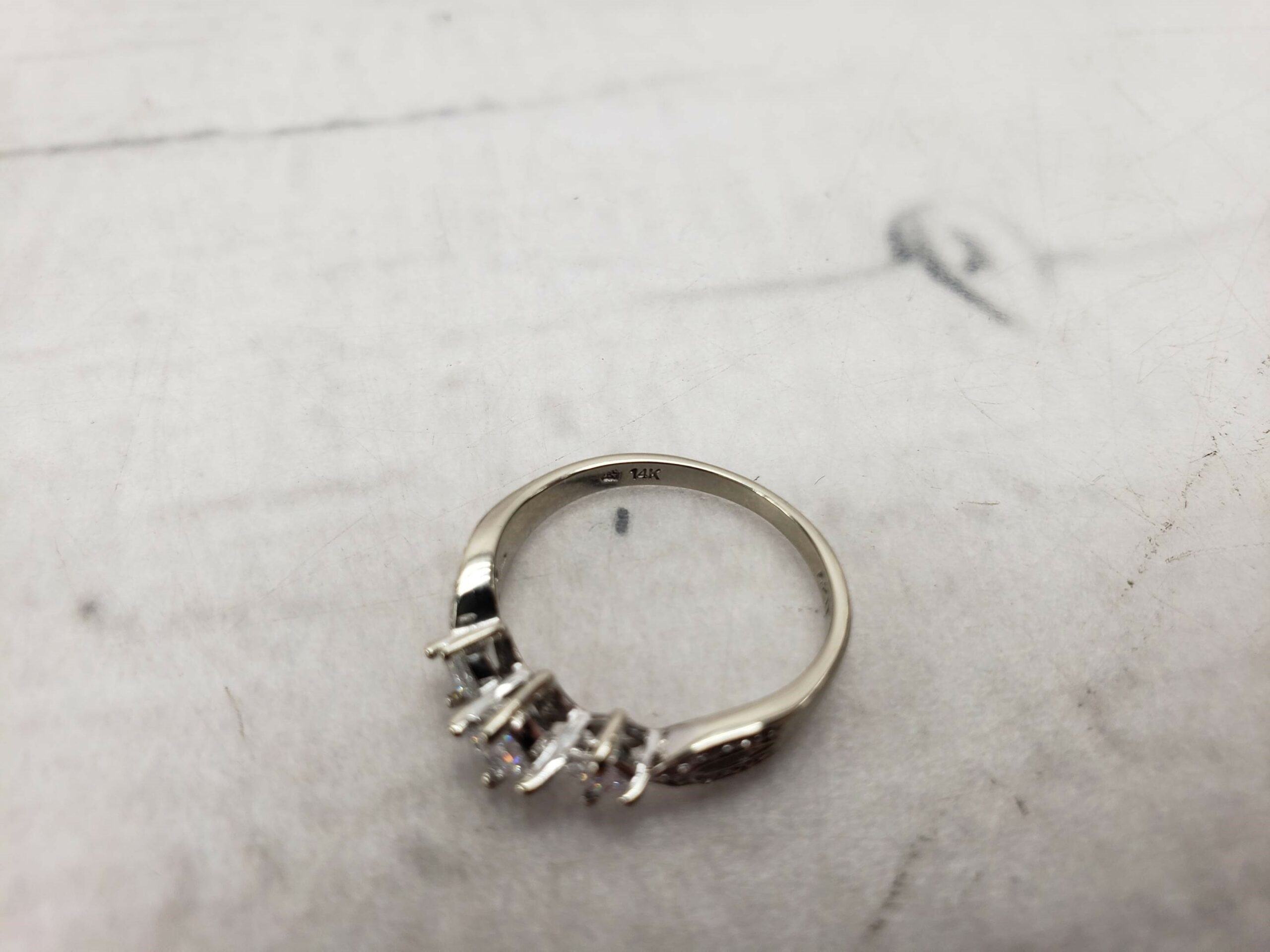 Ring WG Women Sz 7 2.5g 14k White Gold, approximate .25ct Diamond
