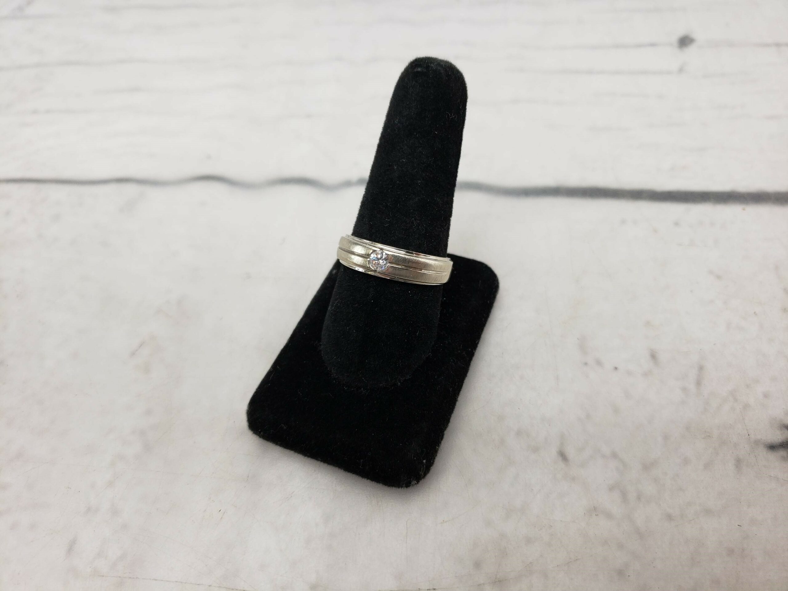 Ring WG Mens Sz 10.5 8g Plain Band Round Diamond 14k
