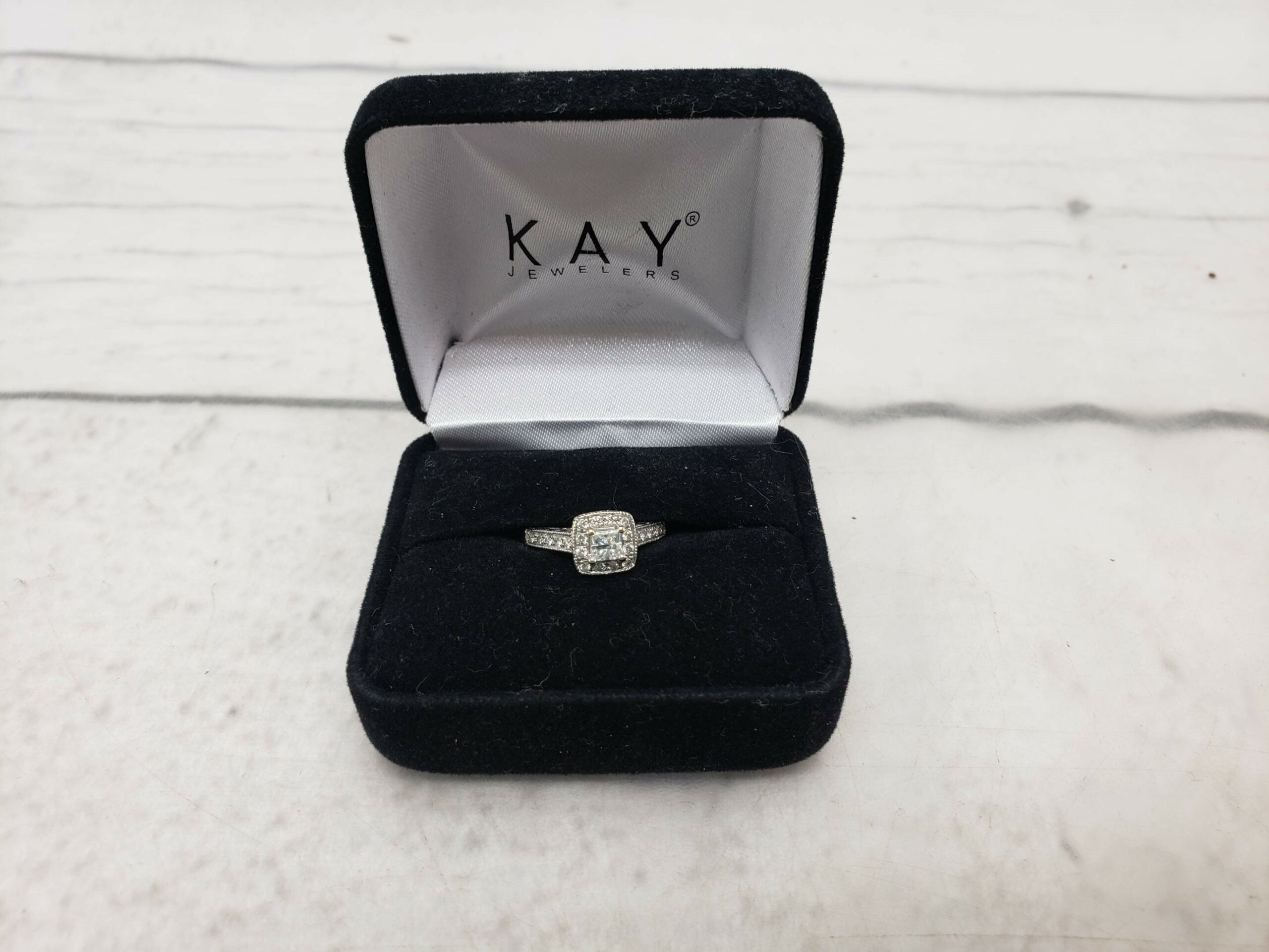 Ring WG Women Sz 5 3.5g 14kt White Gold Engagement