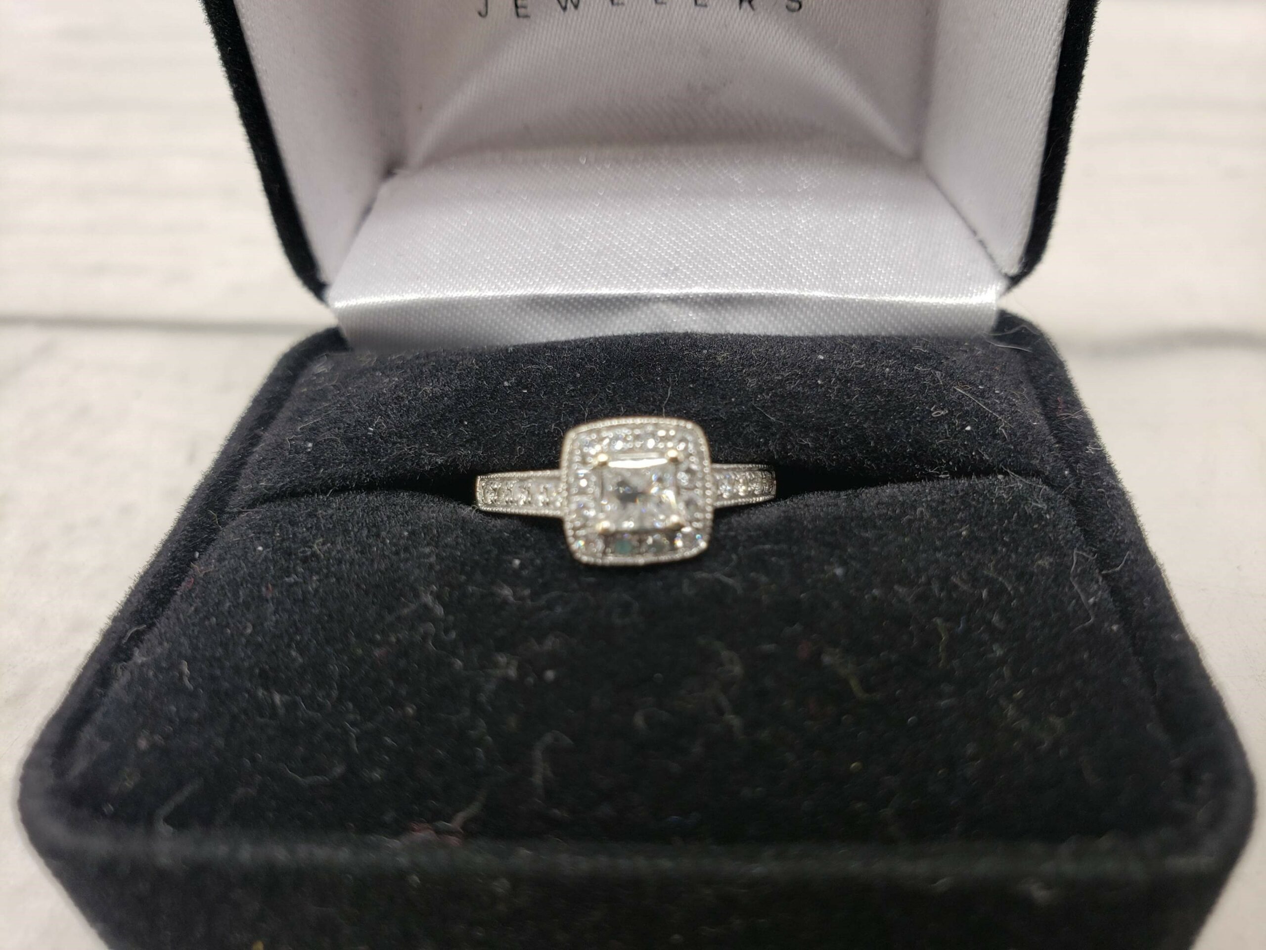 Ring WG Women Sz 5 3.5g 14kt White Gold Engagement