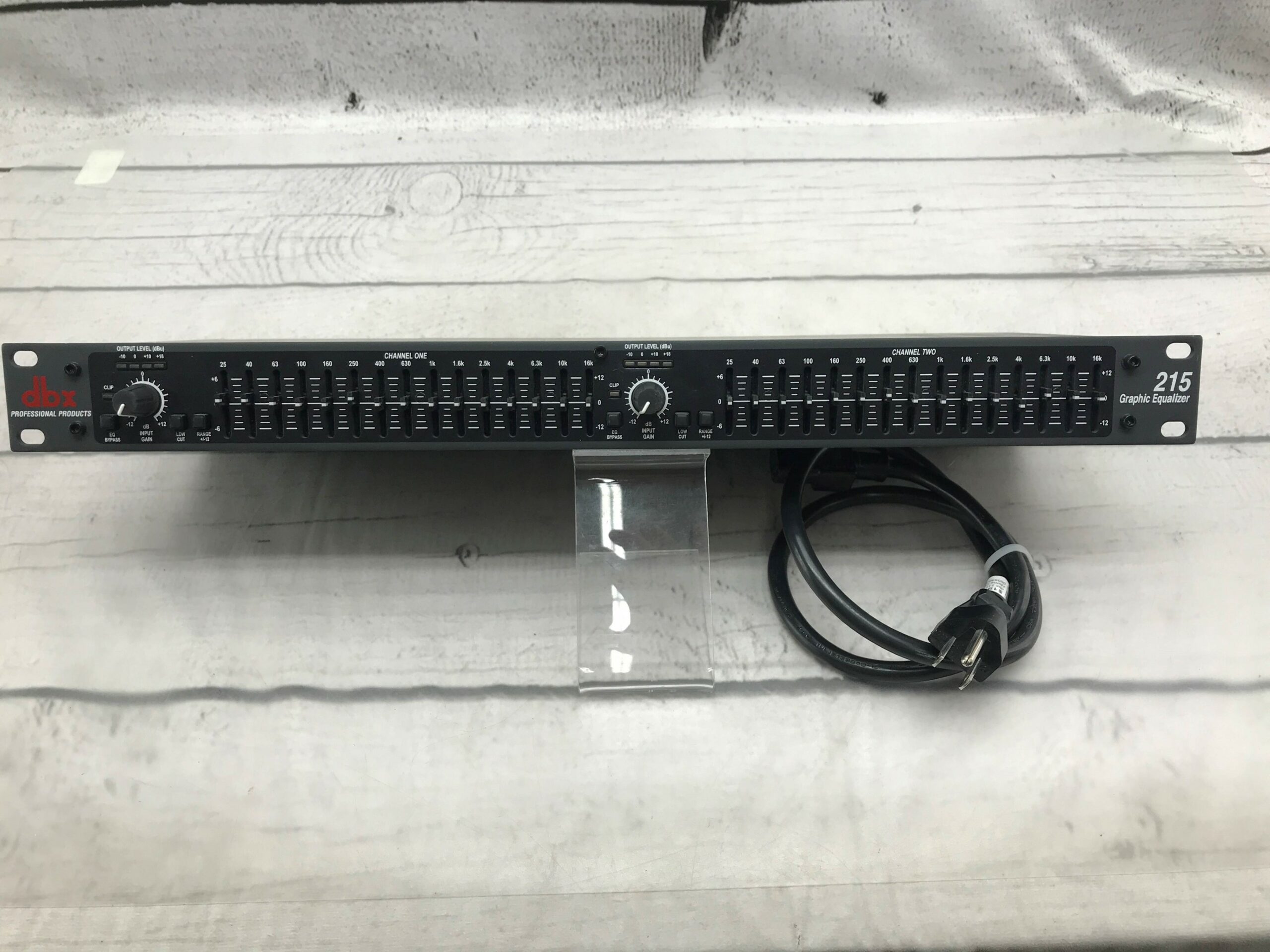 dbx 215 Graphic Equalizer with cord