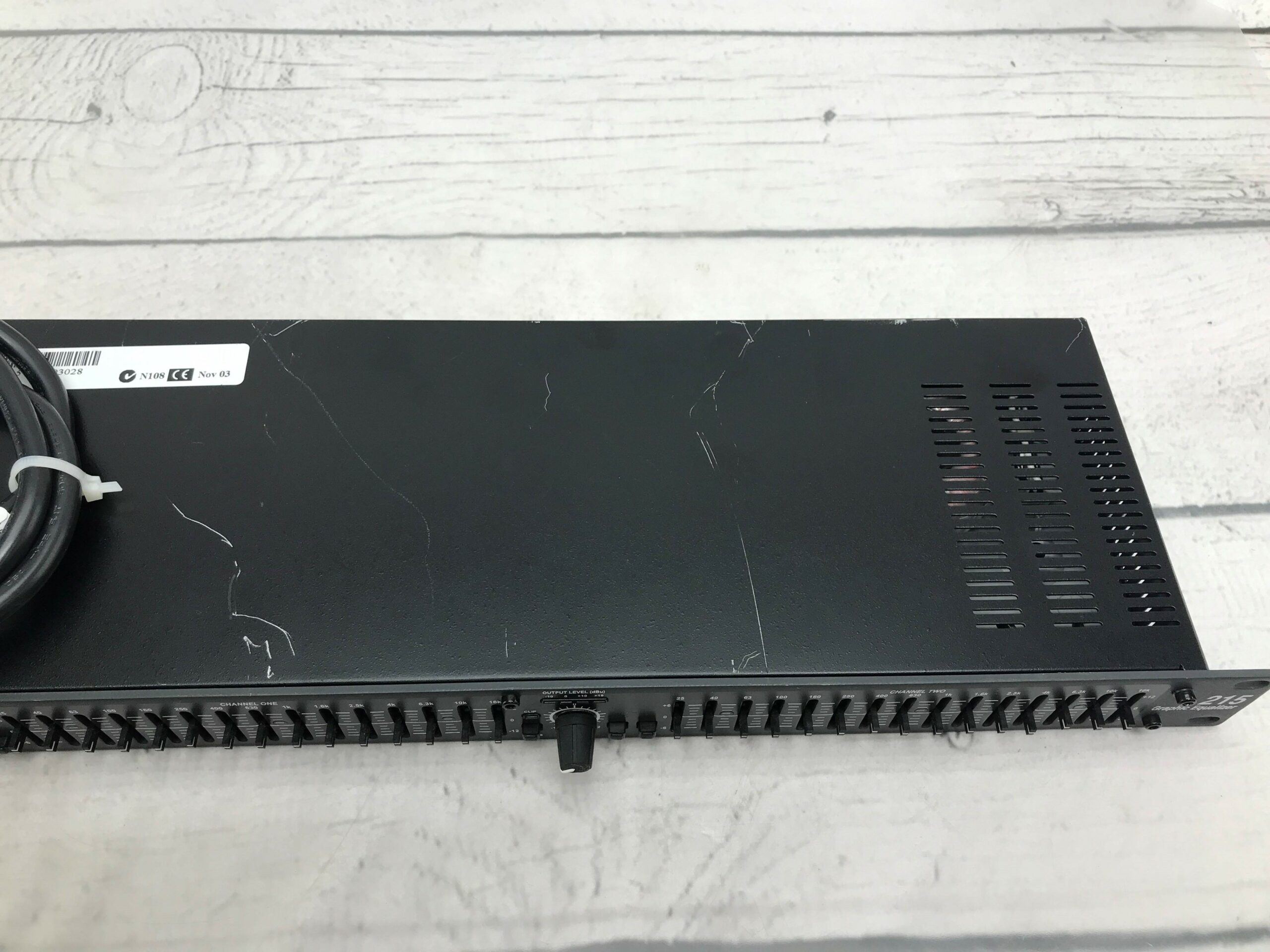 dbx 215 Graphic Equalizer with cord